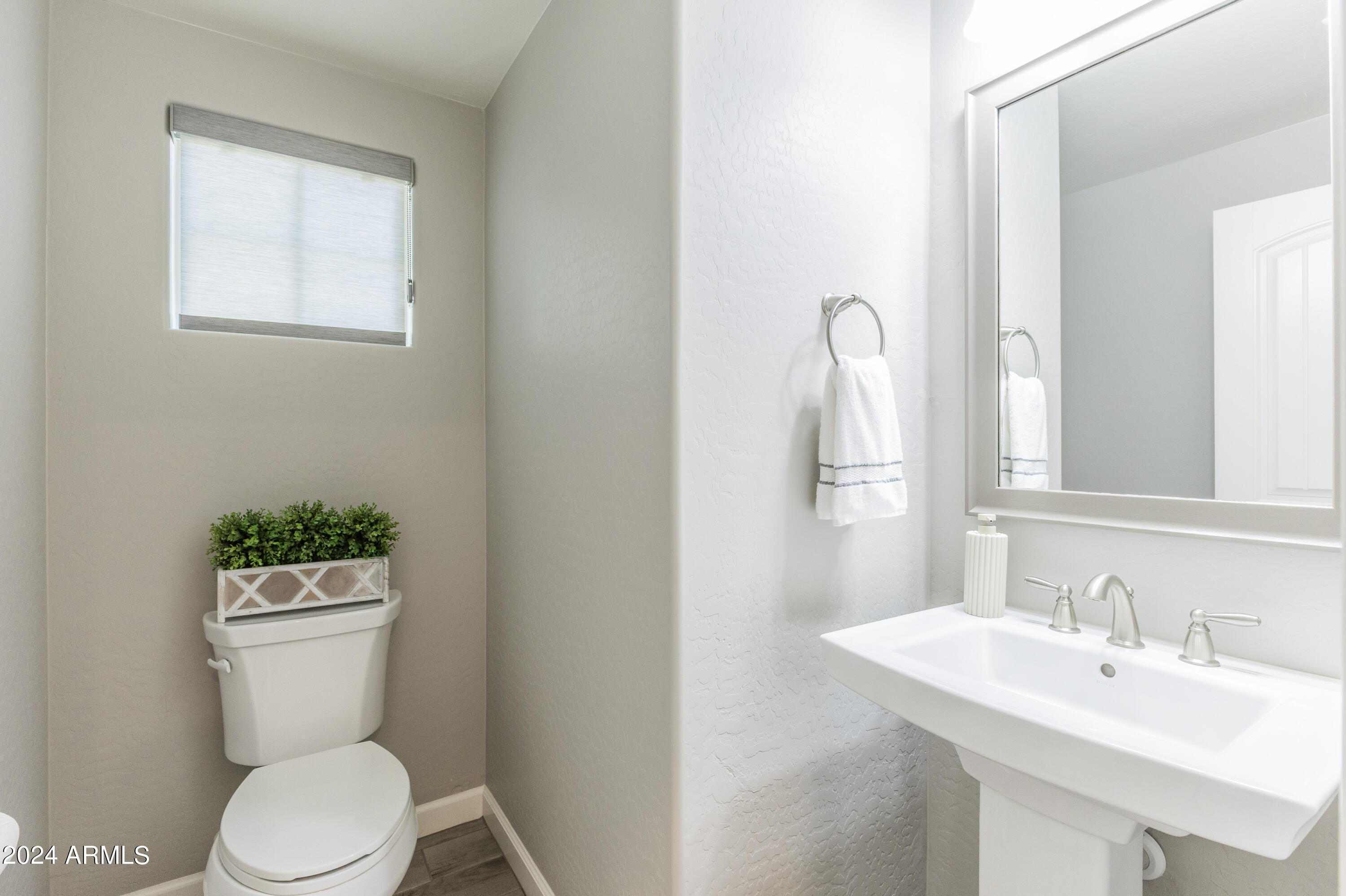 1961 W Yellowstone Way