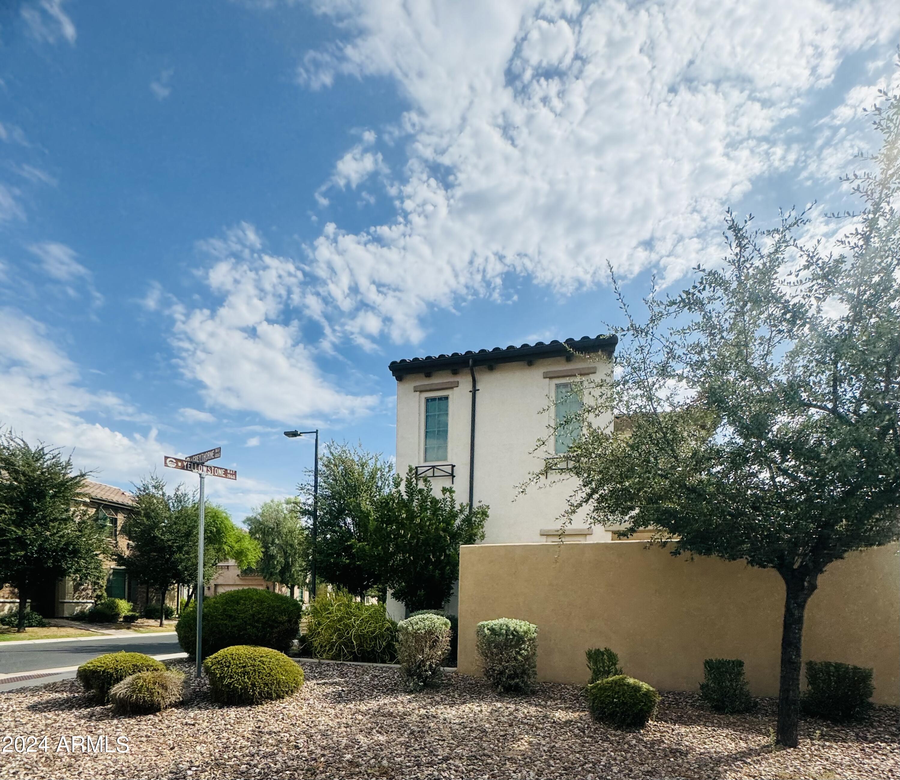 1961 W Yellowstone Way