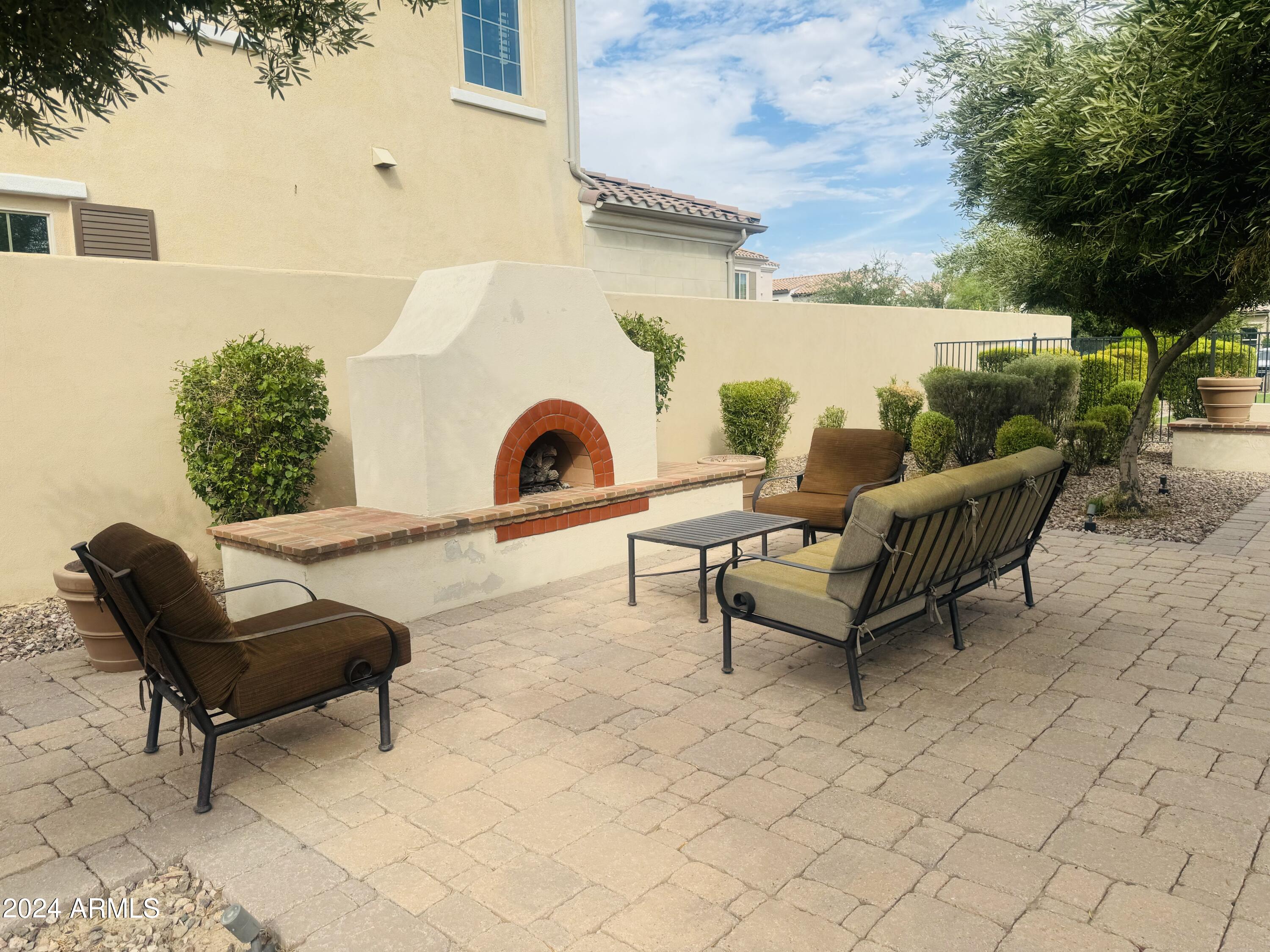 1961 W Yellowstone Way