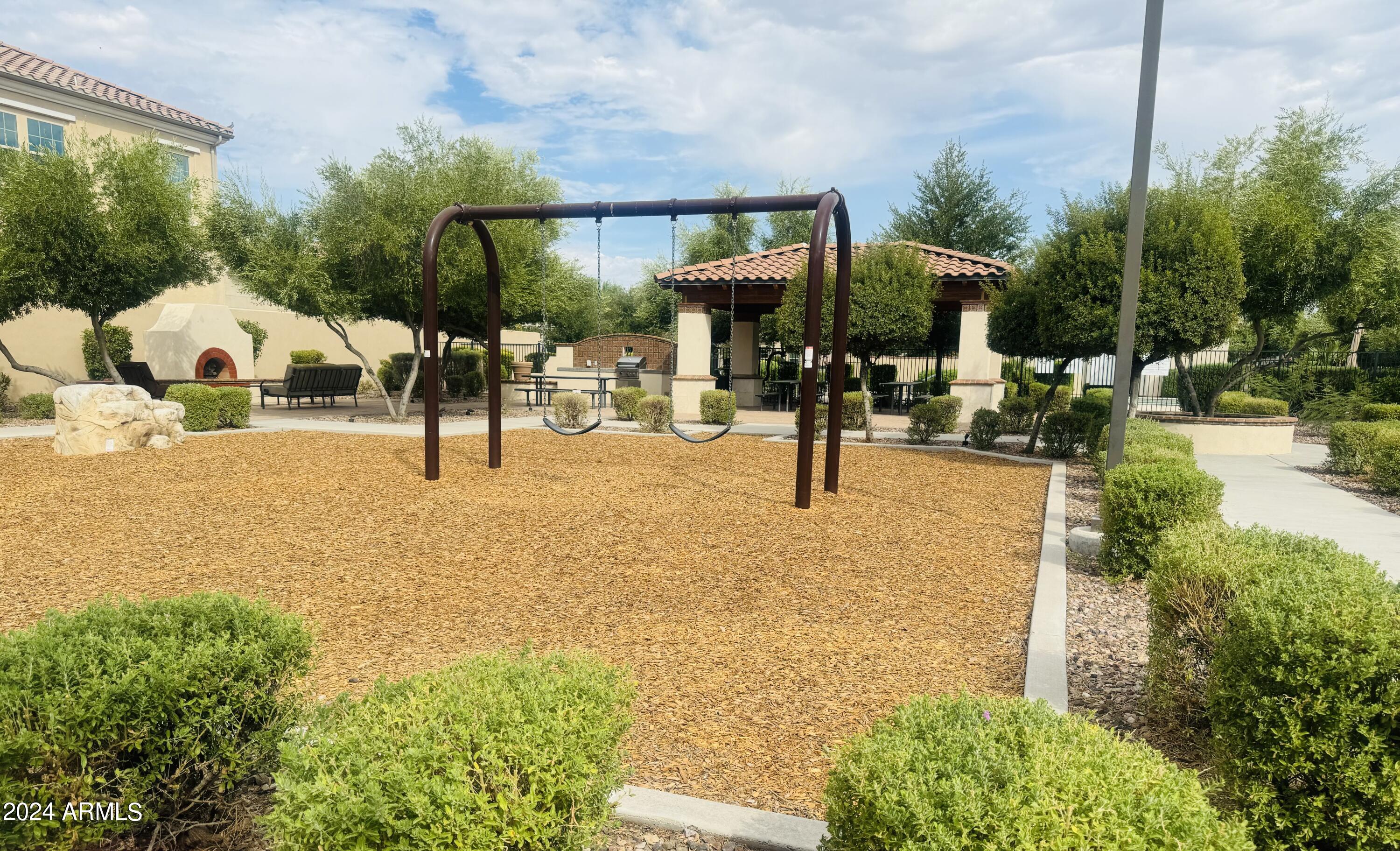 1961 W Yellowstone Way