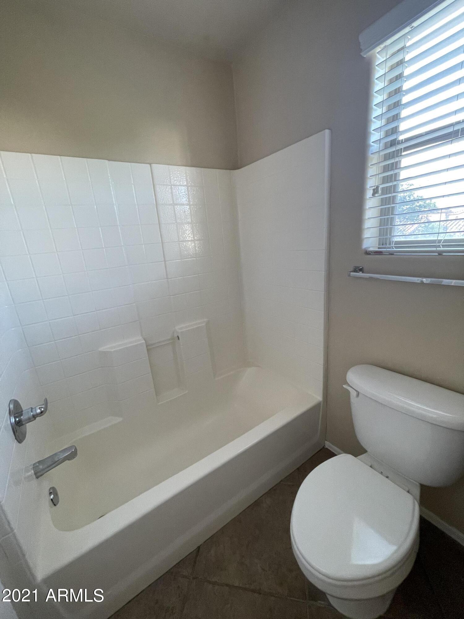 3304 E Blueridge Way