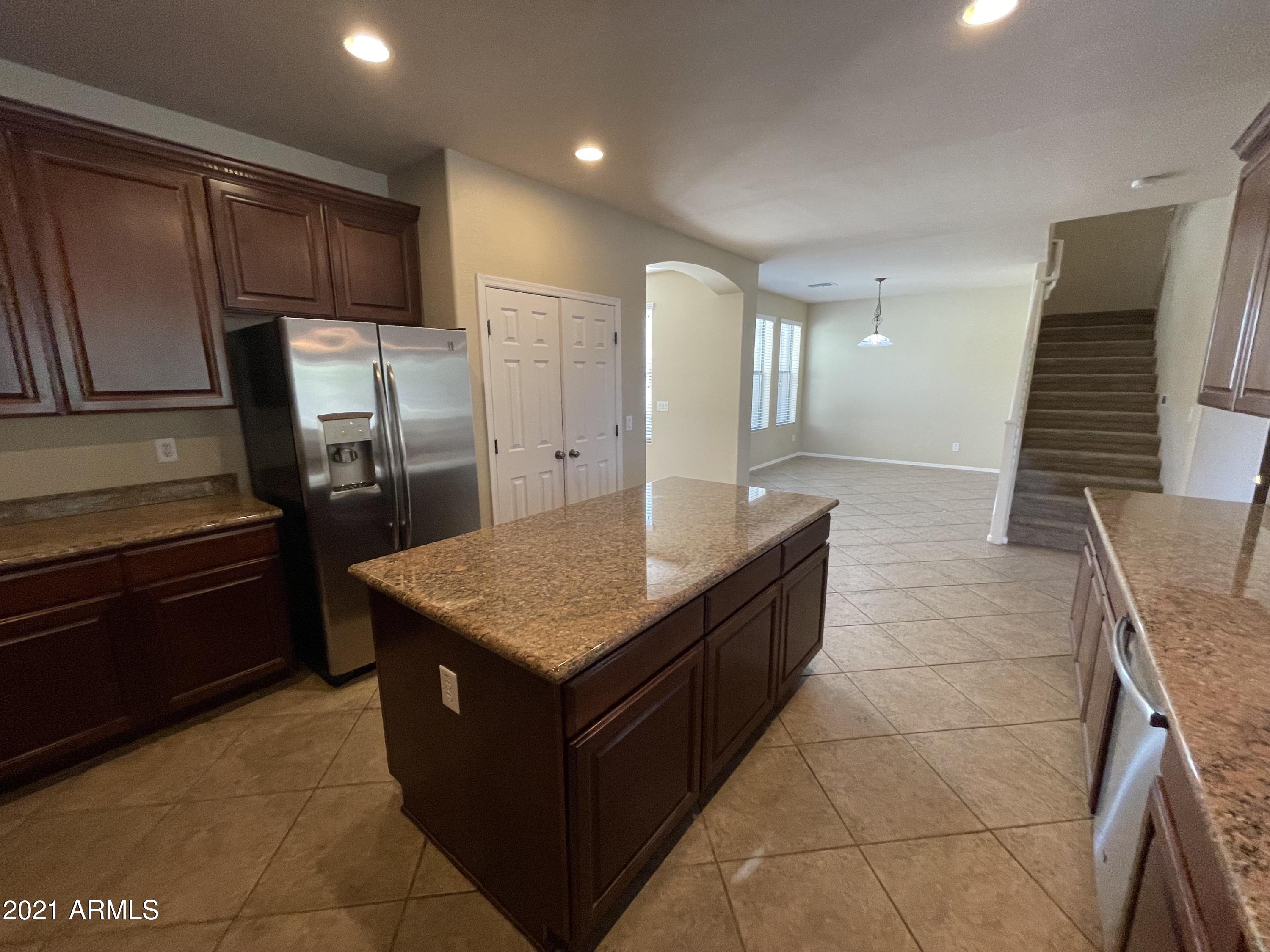 3304 E Blueridge Way