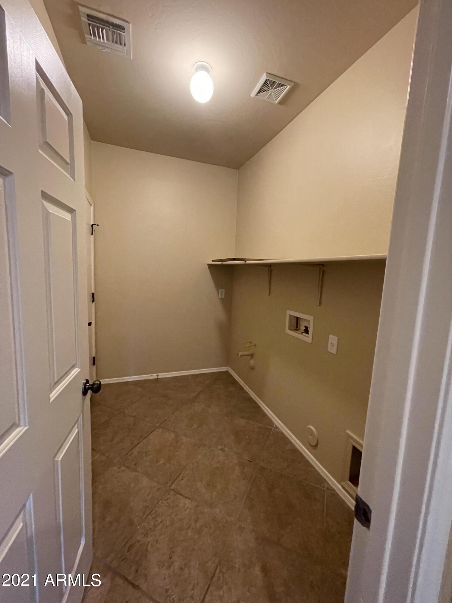 3304 E Blueridge Way