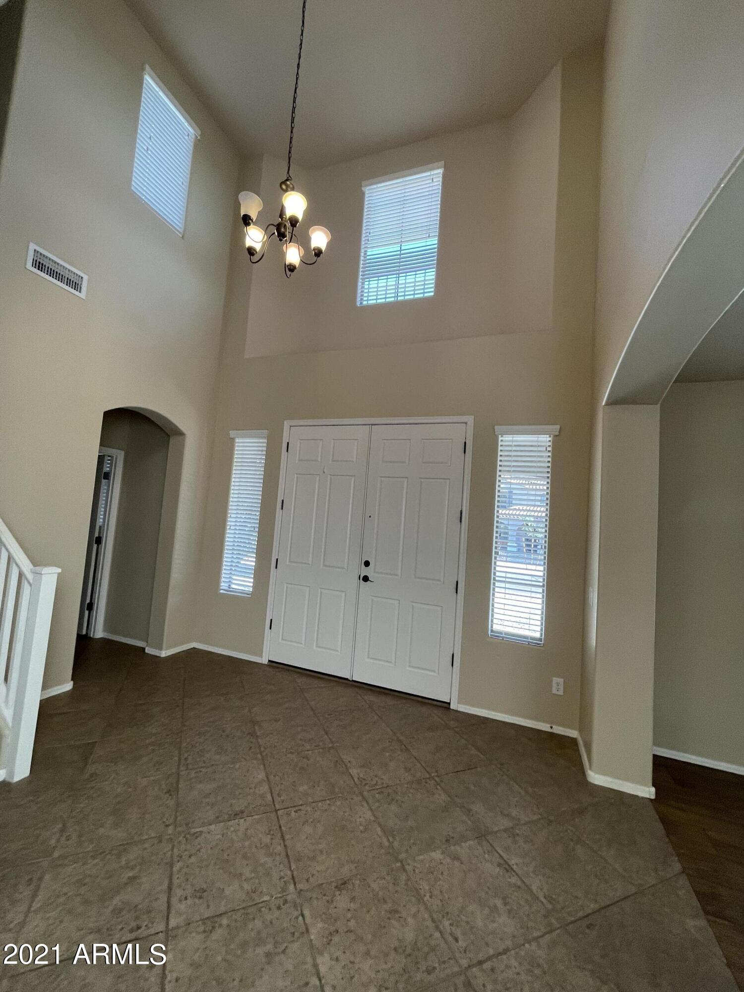 3304 E Blueridge Way