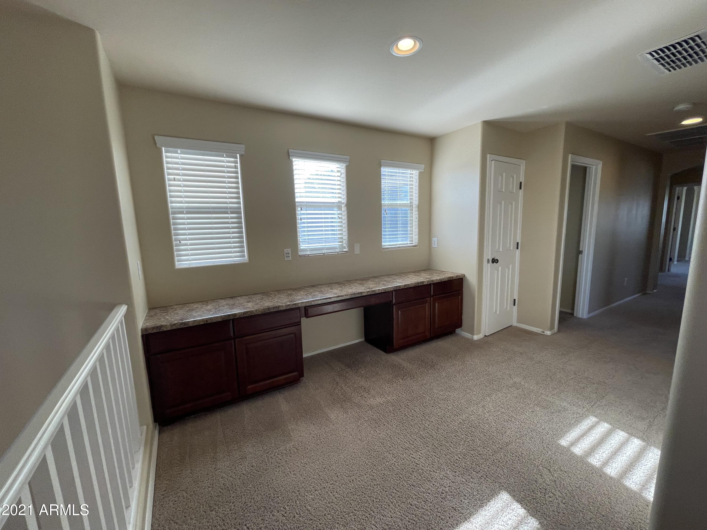 3304 E Blueridge Way