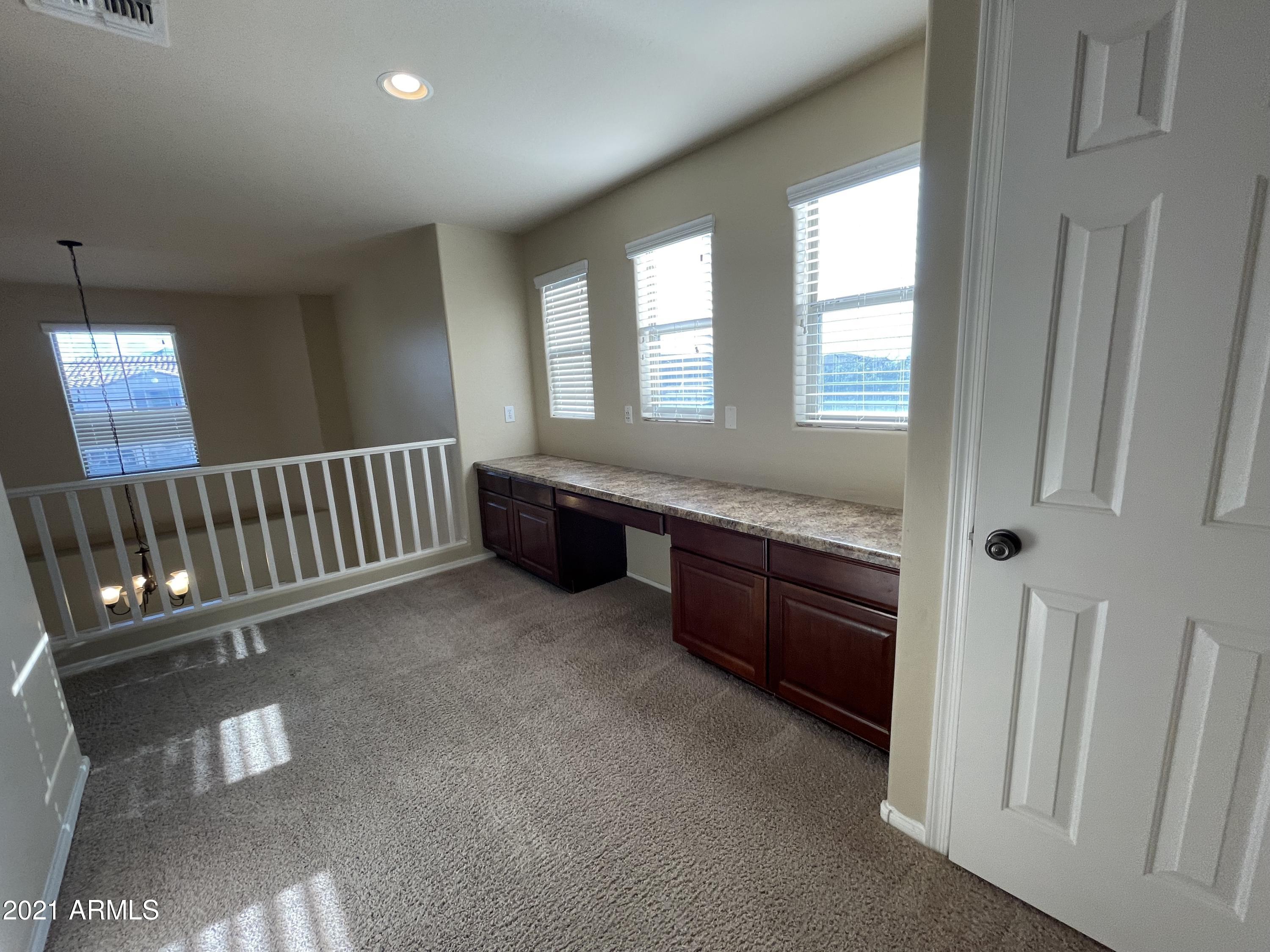 3304 E Blueridge Way