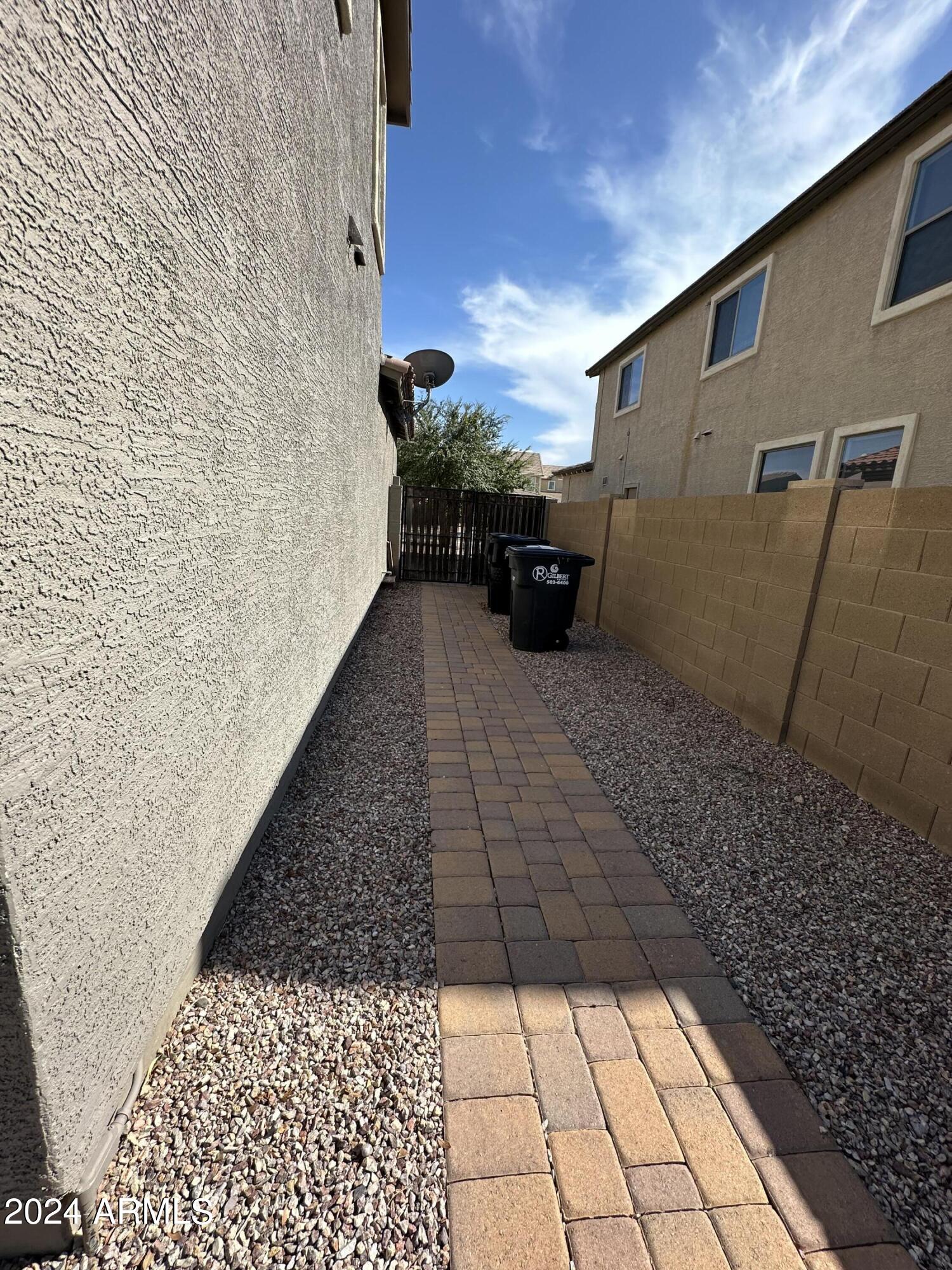 3304 E Blueridge Way