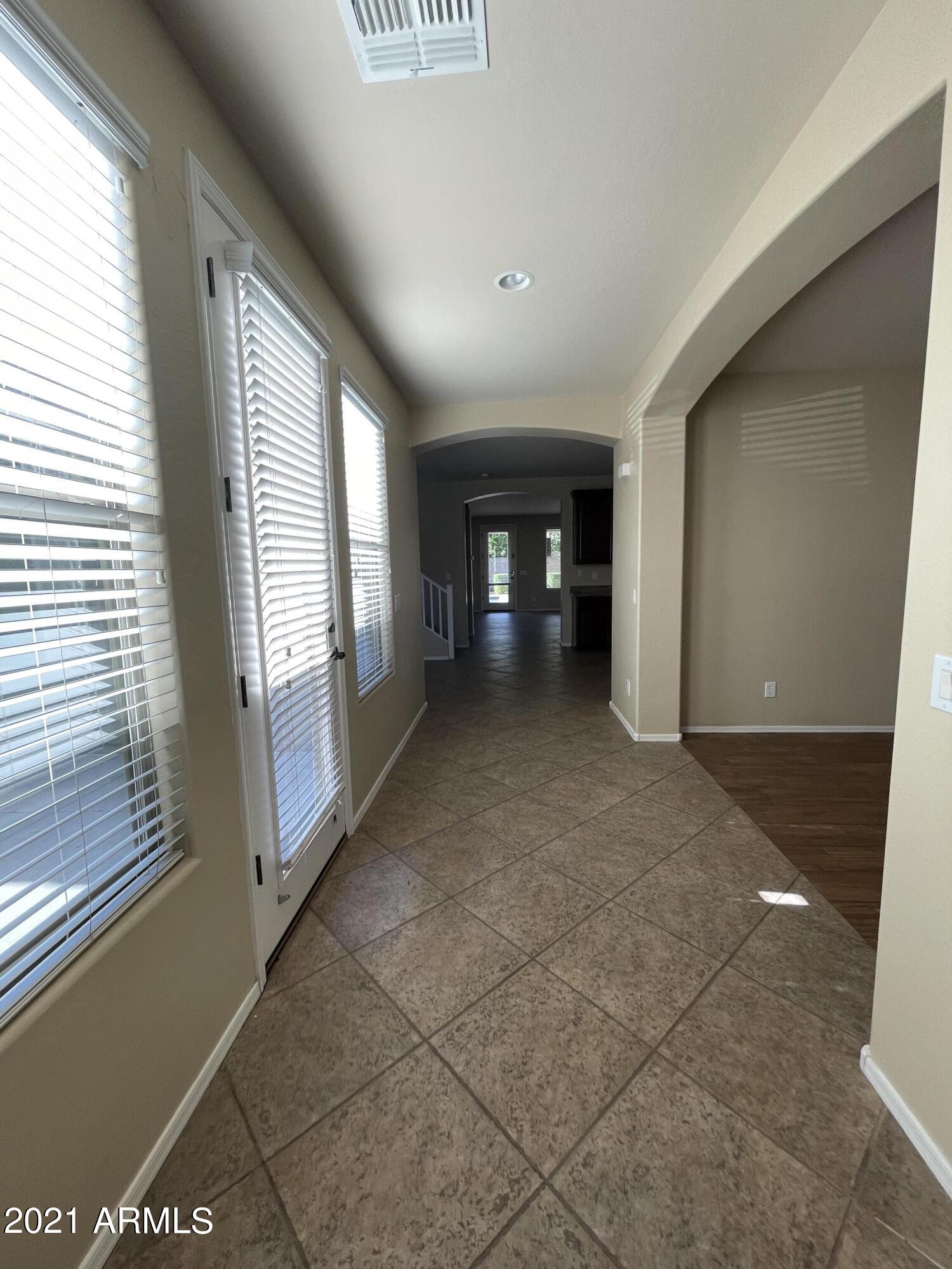 3304 E Blueridge Way