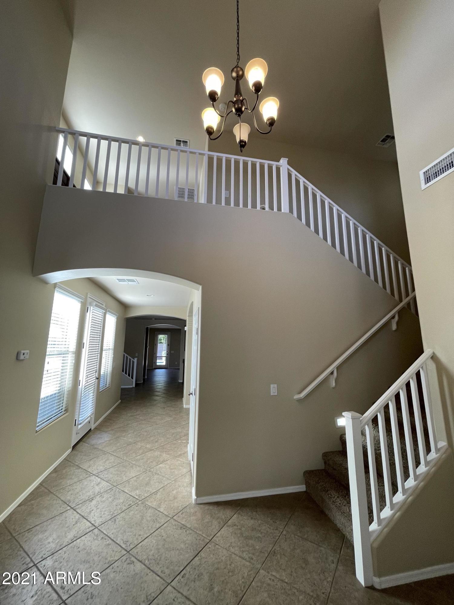 3304 E Blueridge Way