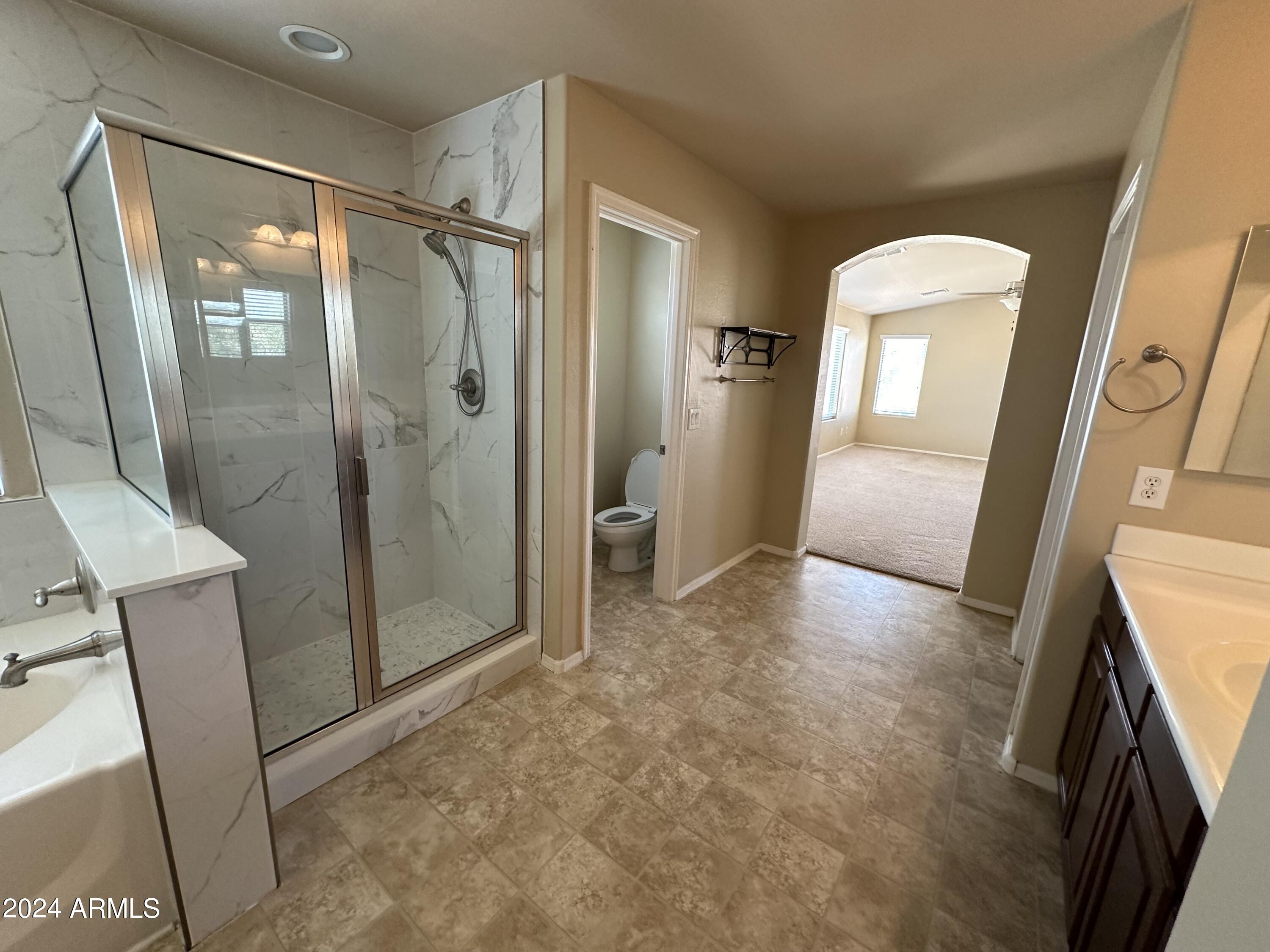 3304 E Blueridge Way