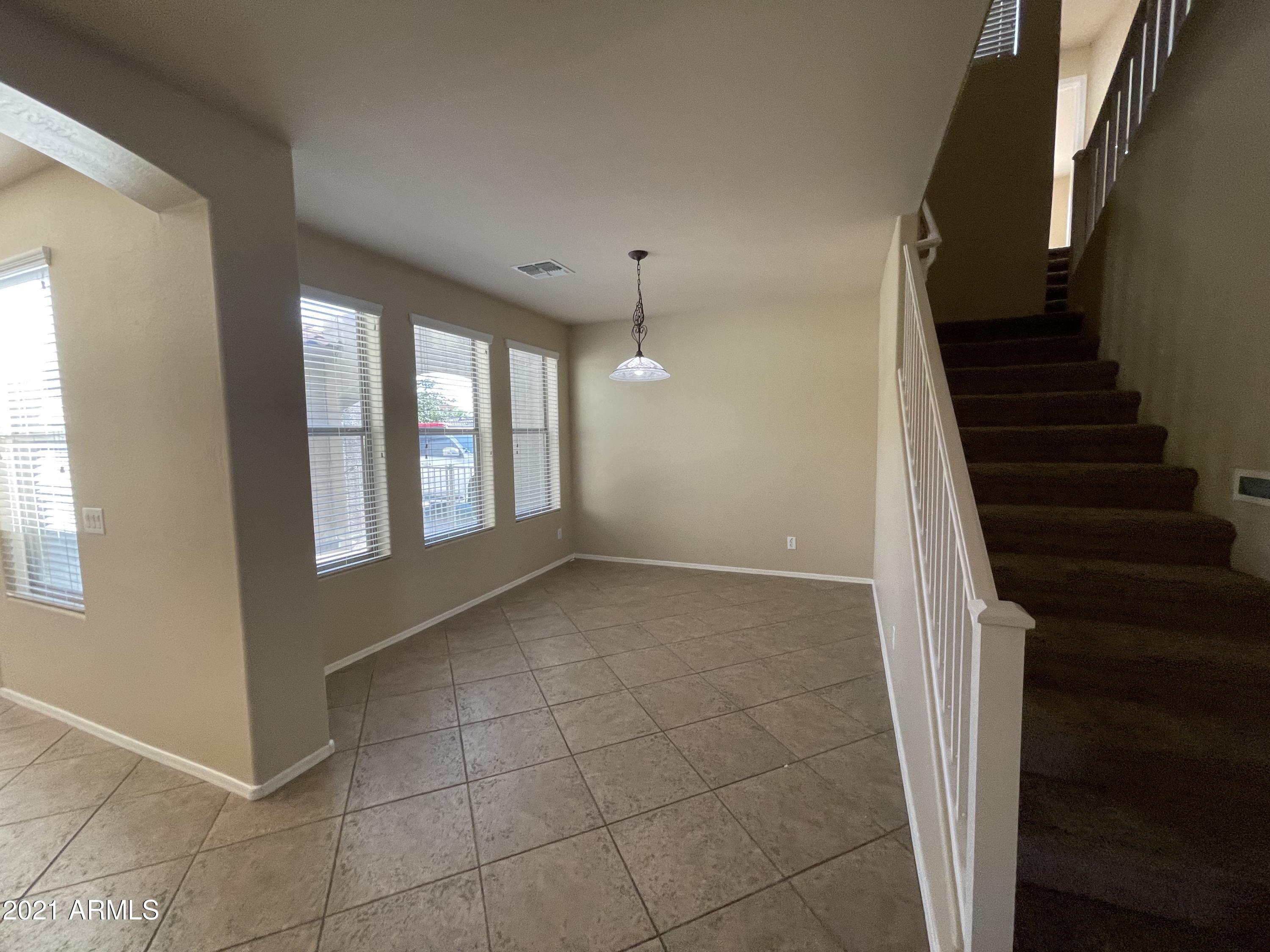 3304 E Blueridge Way