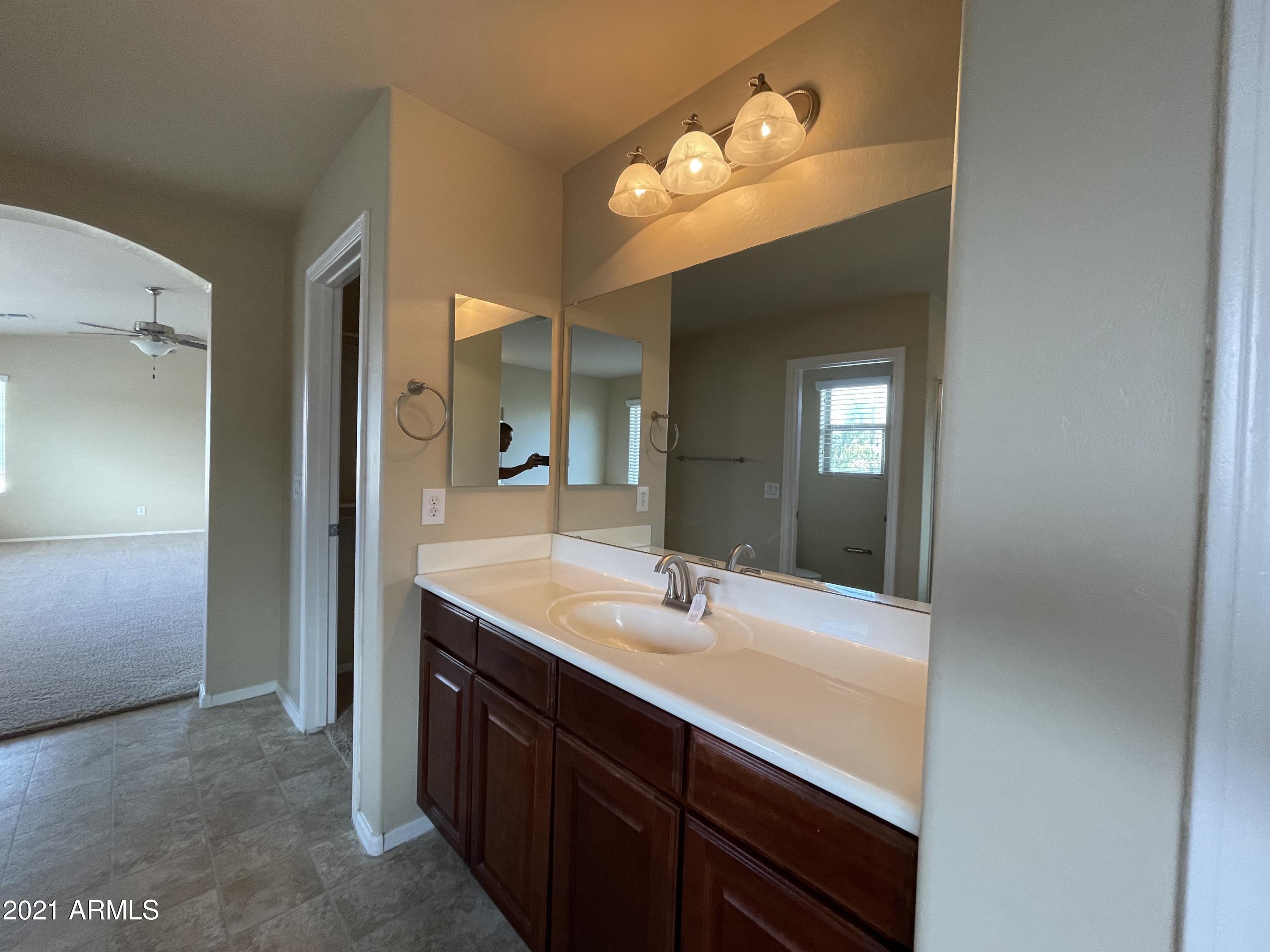 3304 E Blueridge Way