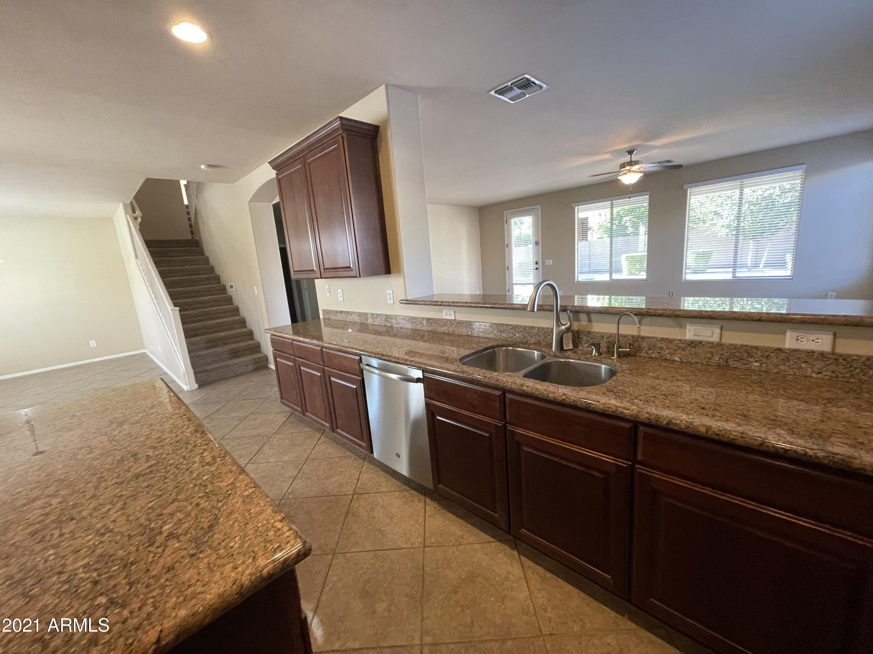 3304 E Blueridge Way