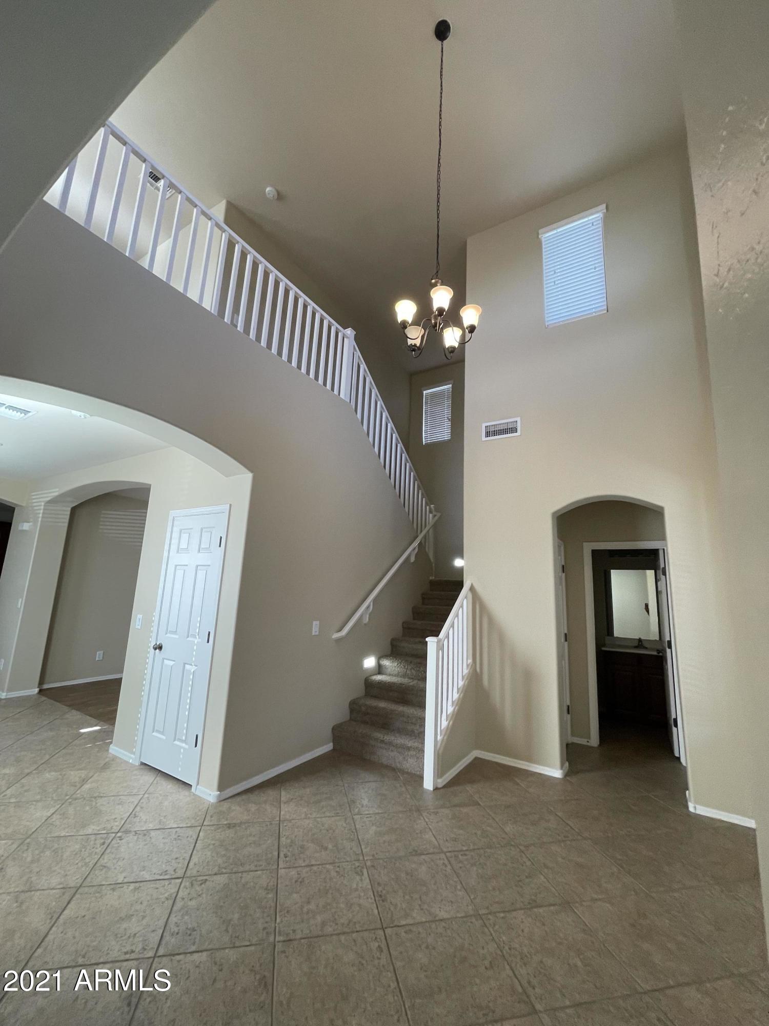 3304 E Blueridge Way