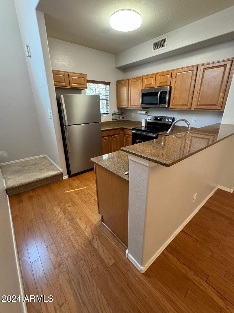 165 W TREMAINE Court