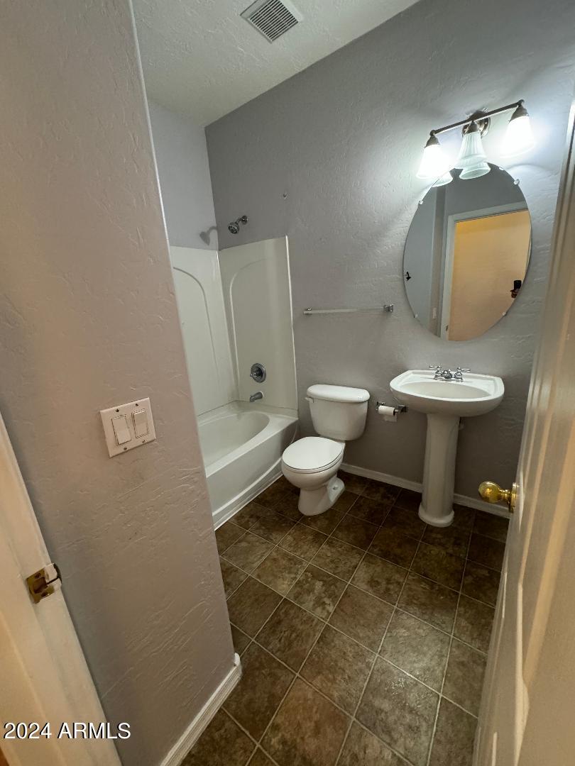 165 W TREMAINE Court