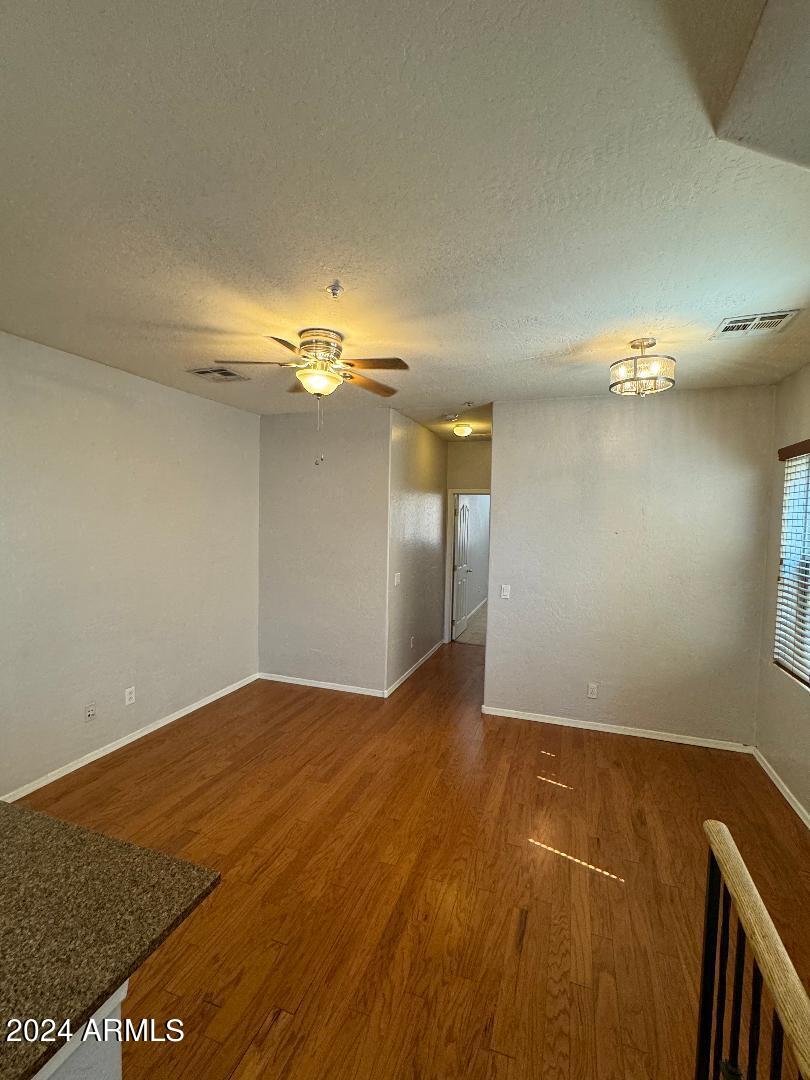 165 W TREMAINE Court