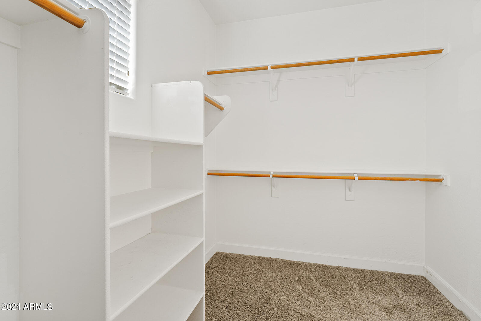 311 W WISTERIA Place