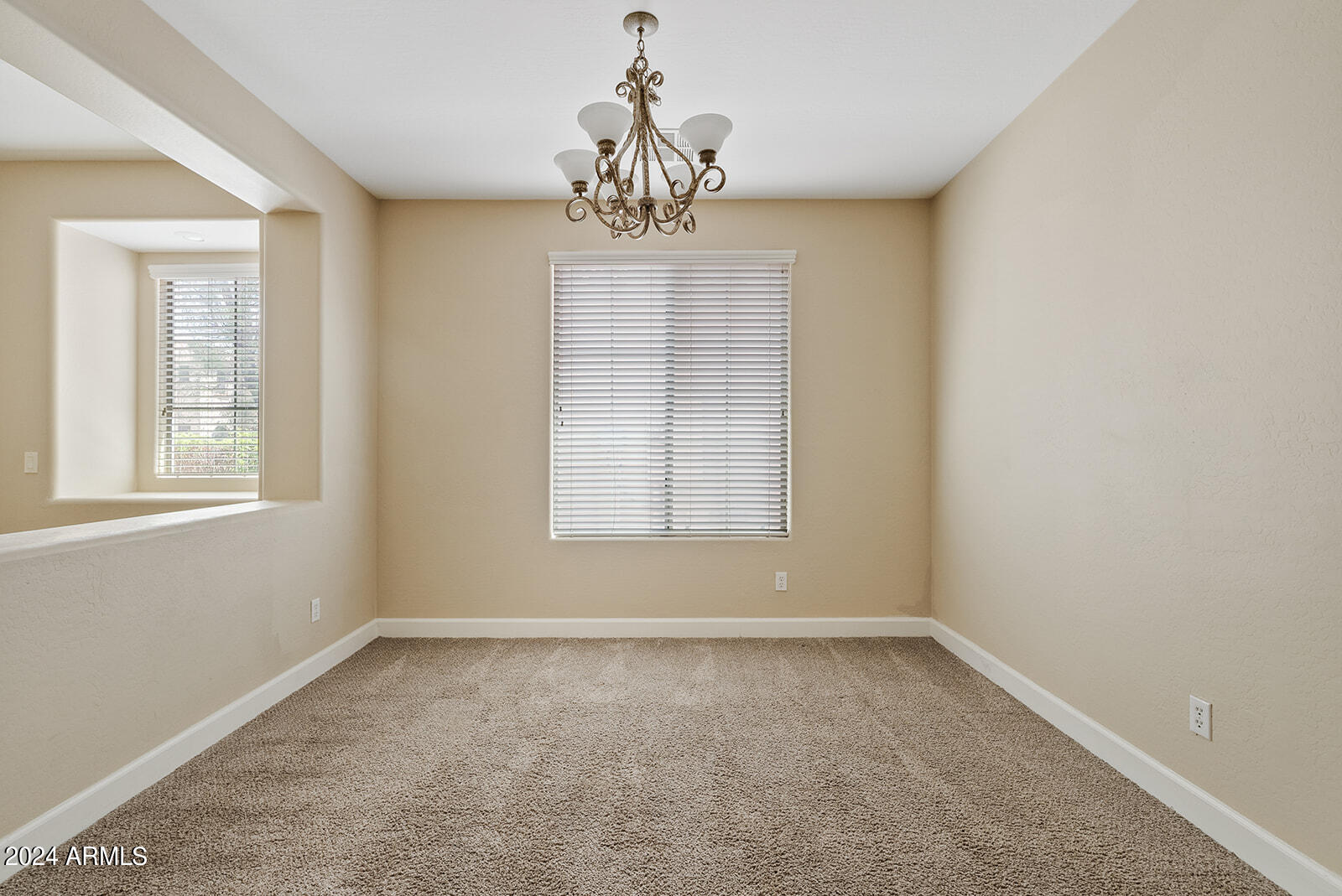 311 W WISTERIA Place