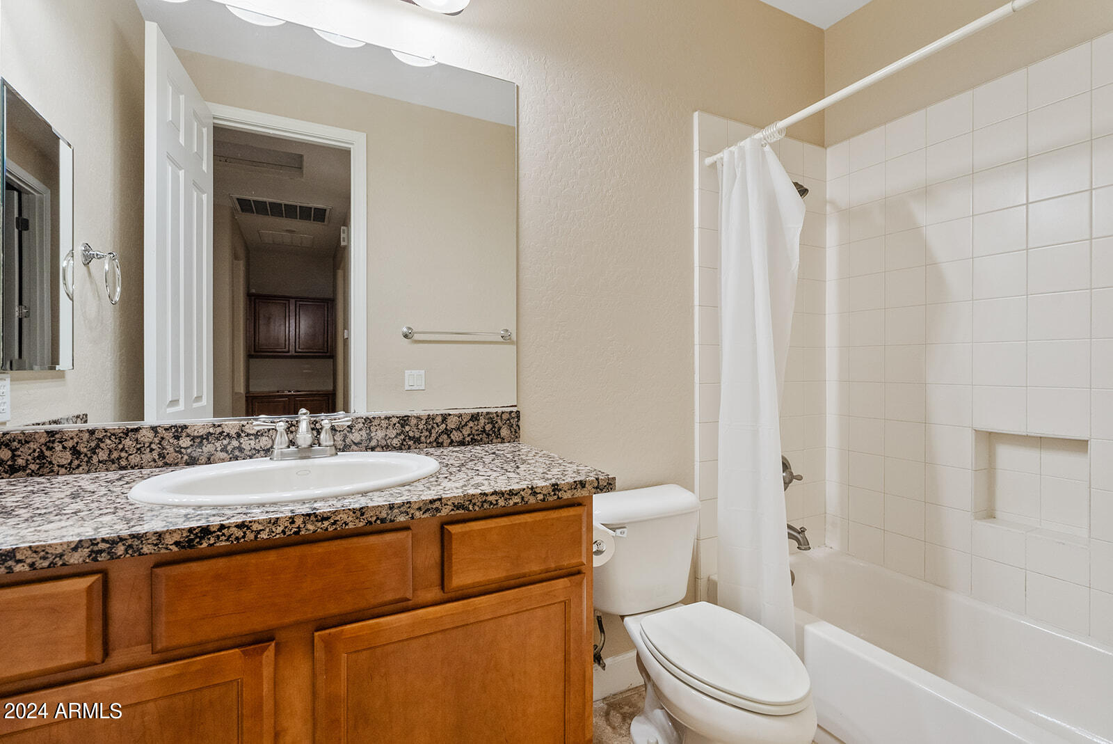 311 W WISTERIA Place