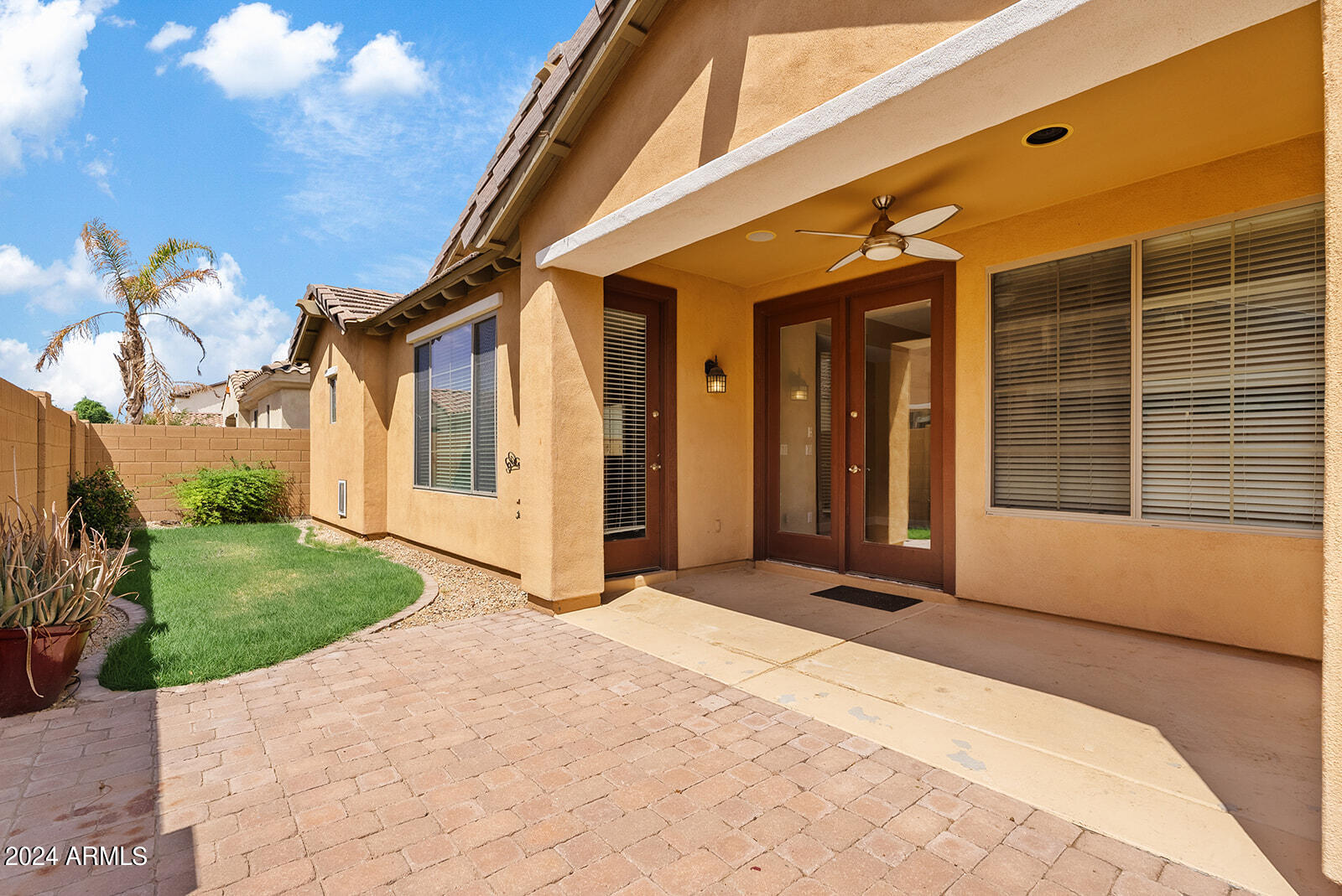 311 W WISTERIA Place