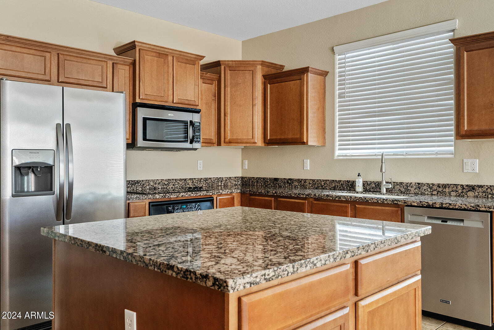 311 W WISTERIA Place