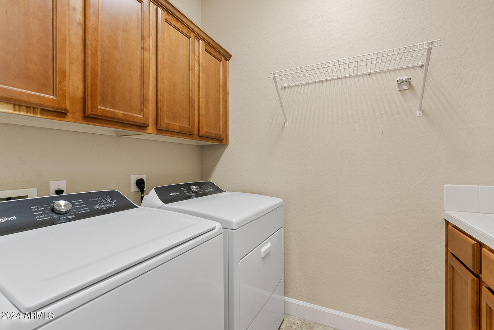 311 W WISTERIA Place