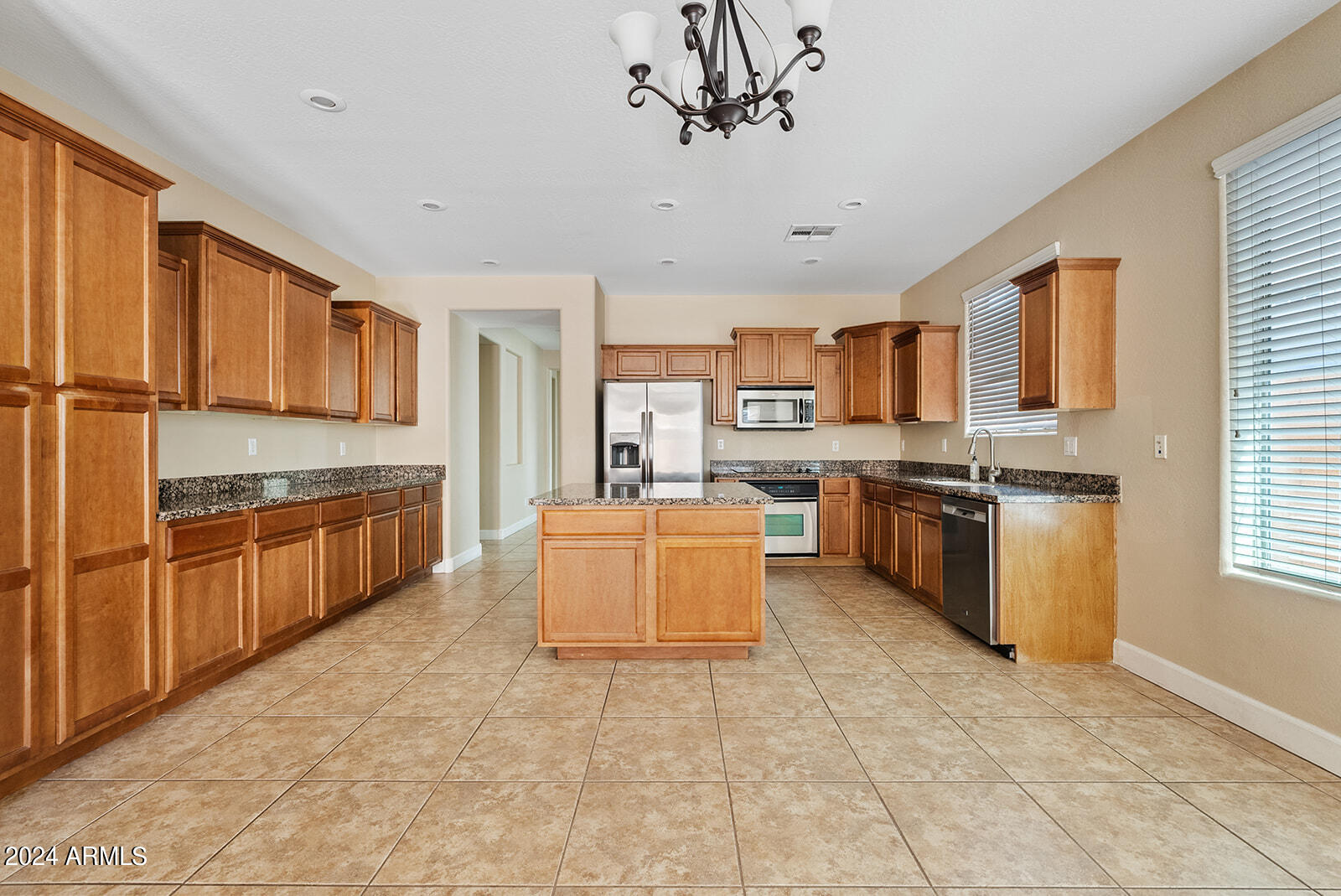 311 W WISTERIA Place