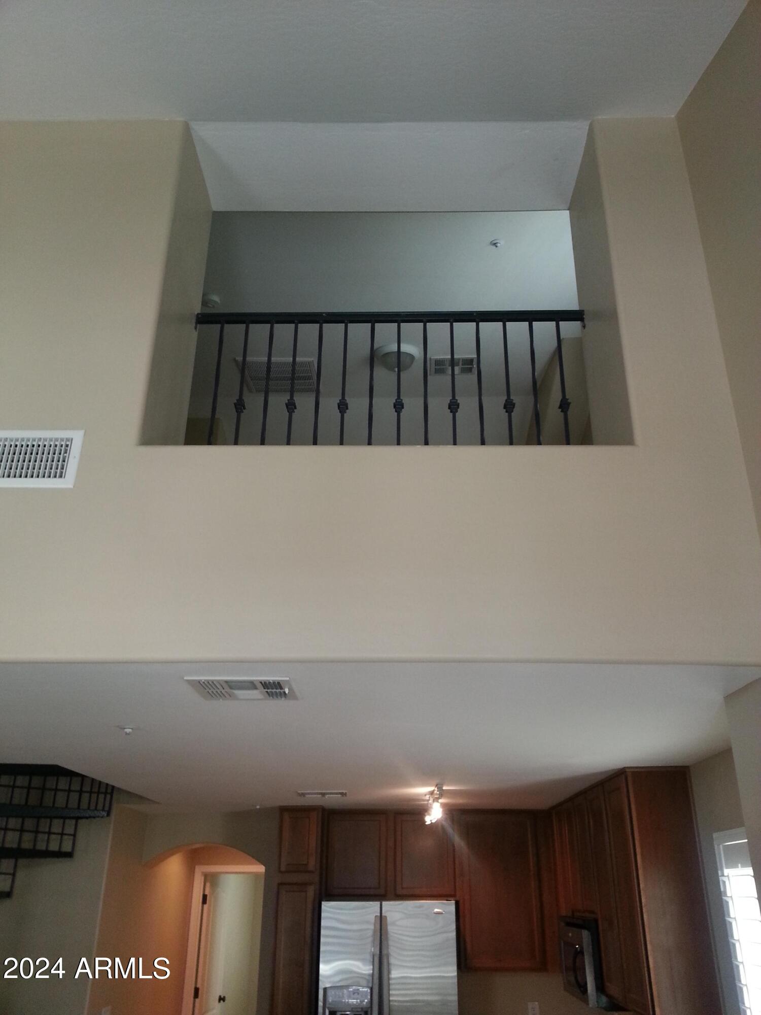 2637 S HARMONY Avenue