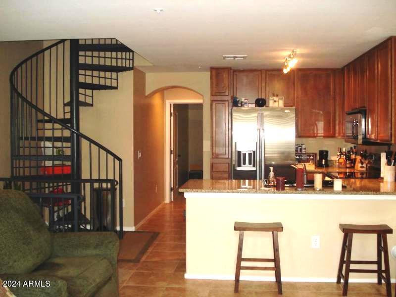 2637 S HARMONY Avenue