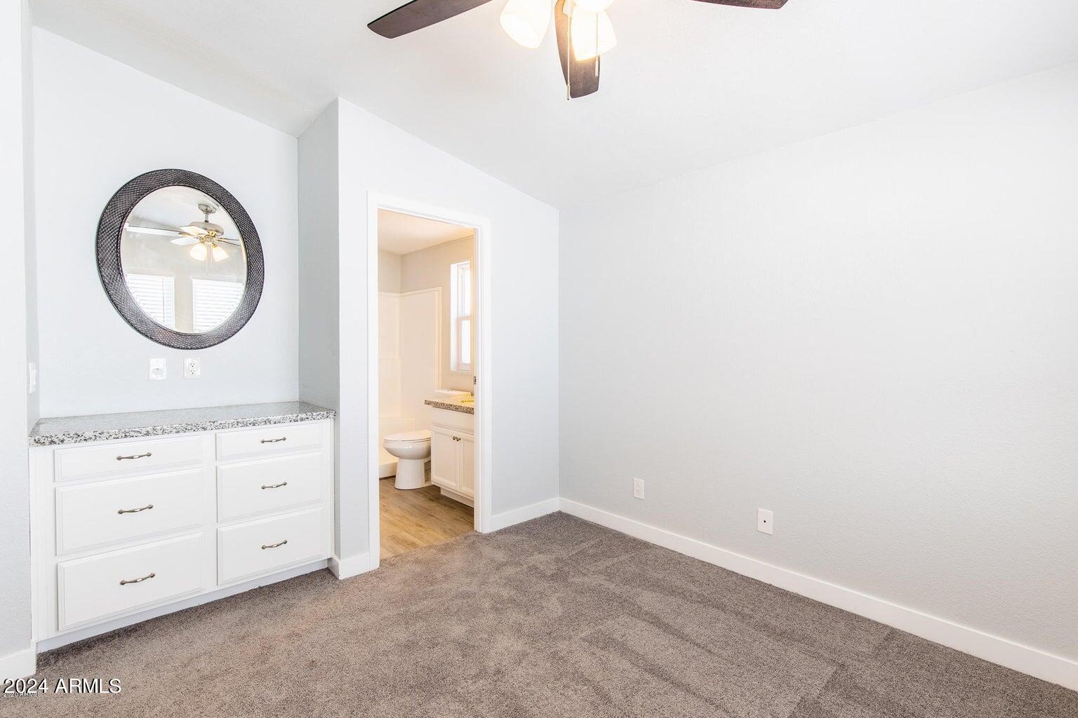 1864 E AUGUSTA Avenue