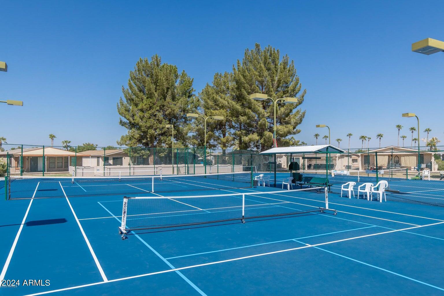 1864 E AUGUSTA Avenue