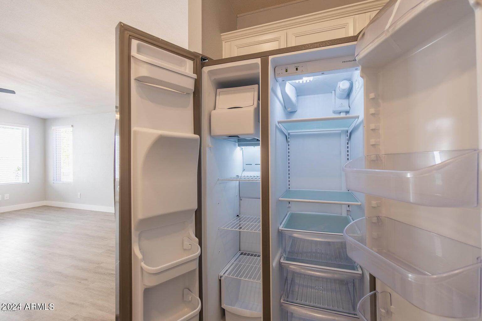 1864 E AUGUSTA Avenue