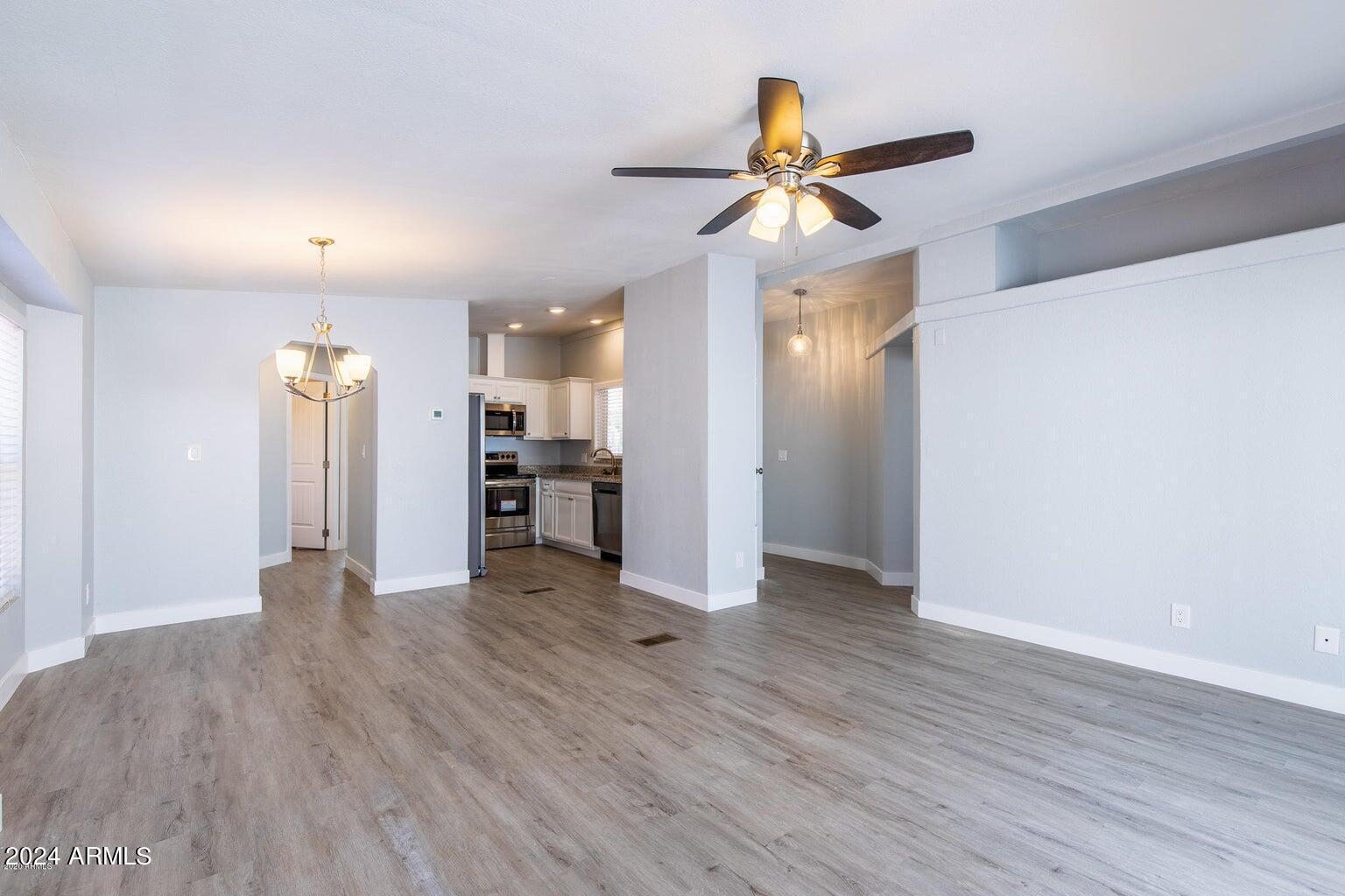 1864 E AUGUSTA Avenue