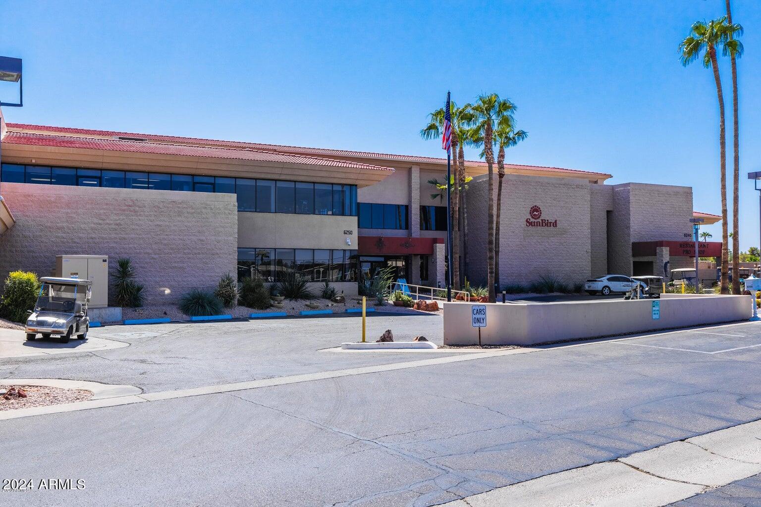 1864 E AUGUSTA Avenue