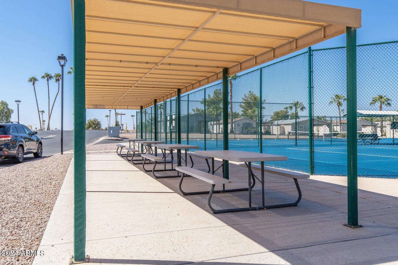 1864 E AUGUSTA Avenue