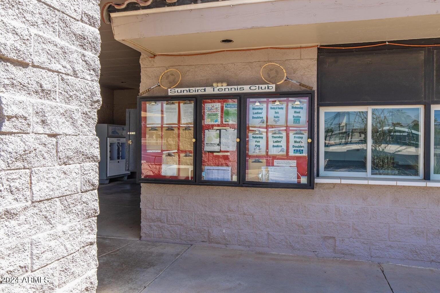 1864 E AUGUSTA Avenue