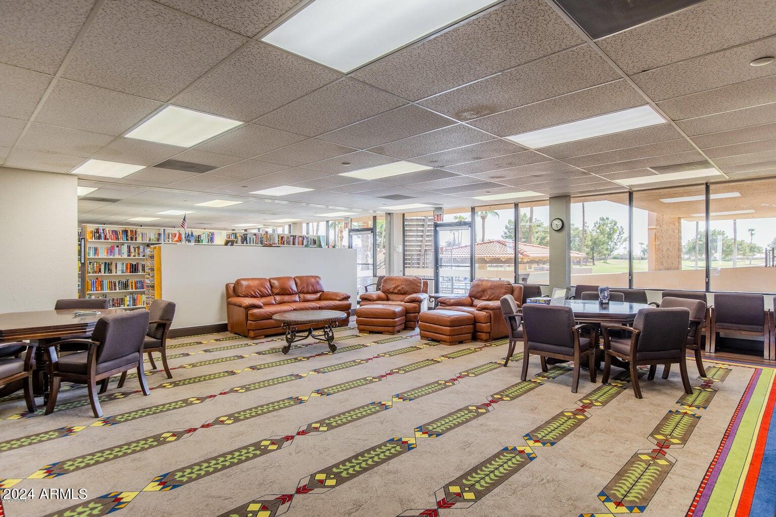 1864 E AUGUSTA Avenue