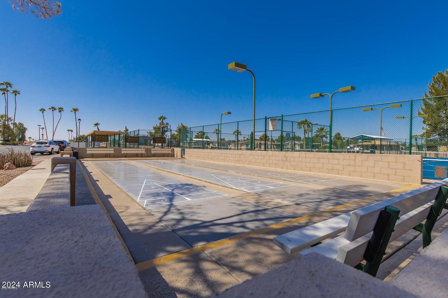 1864 E AUGUSTA Avenue