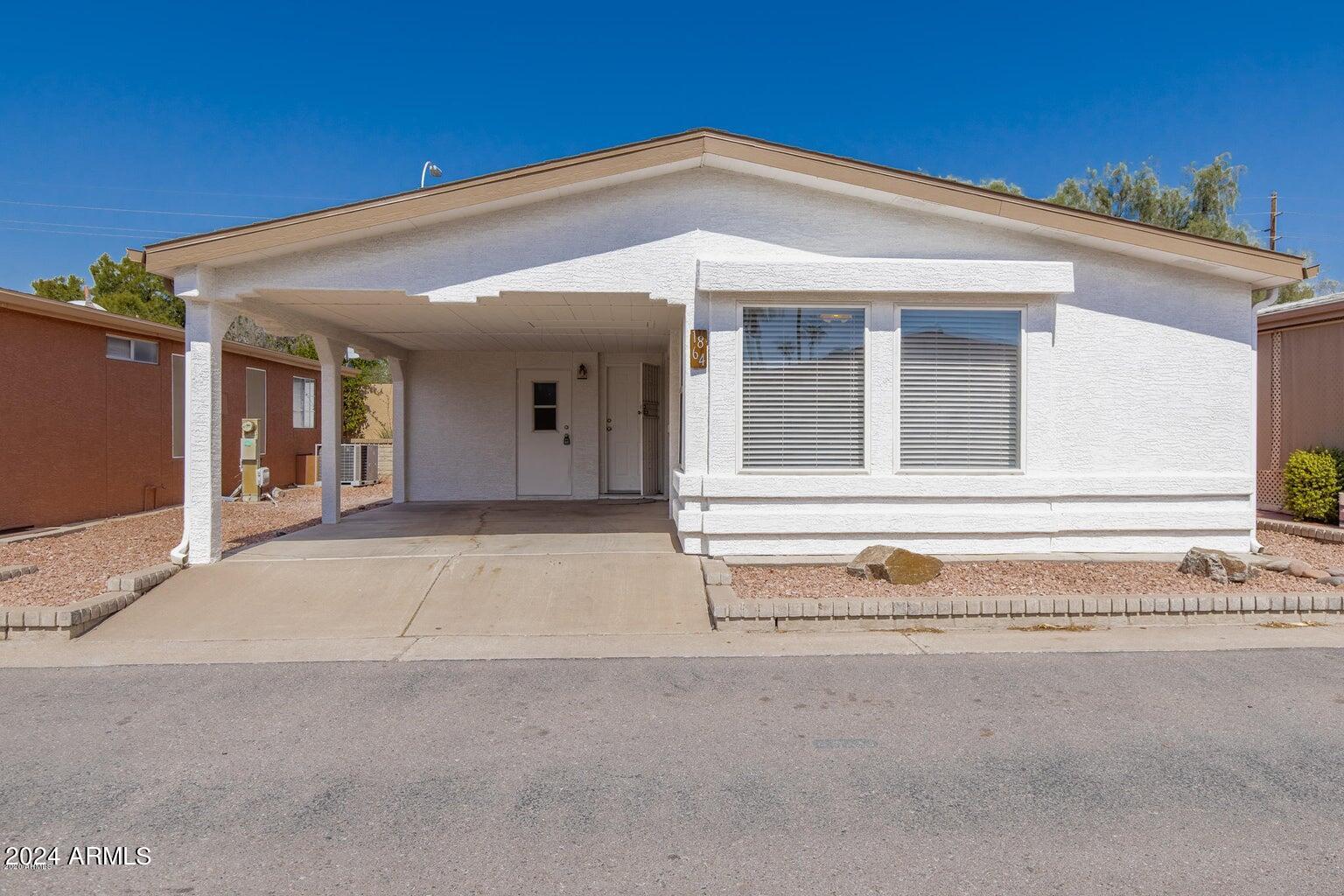 1864 E AUGUSTA Avenue