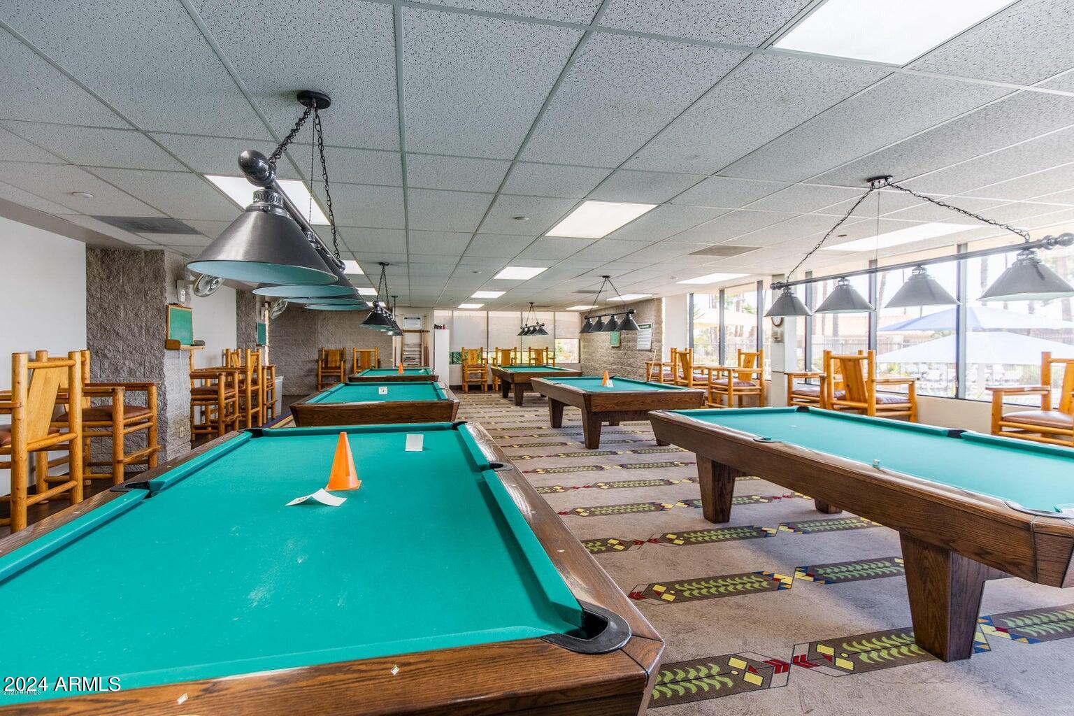 1864 E AUGUSTA Avenue