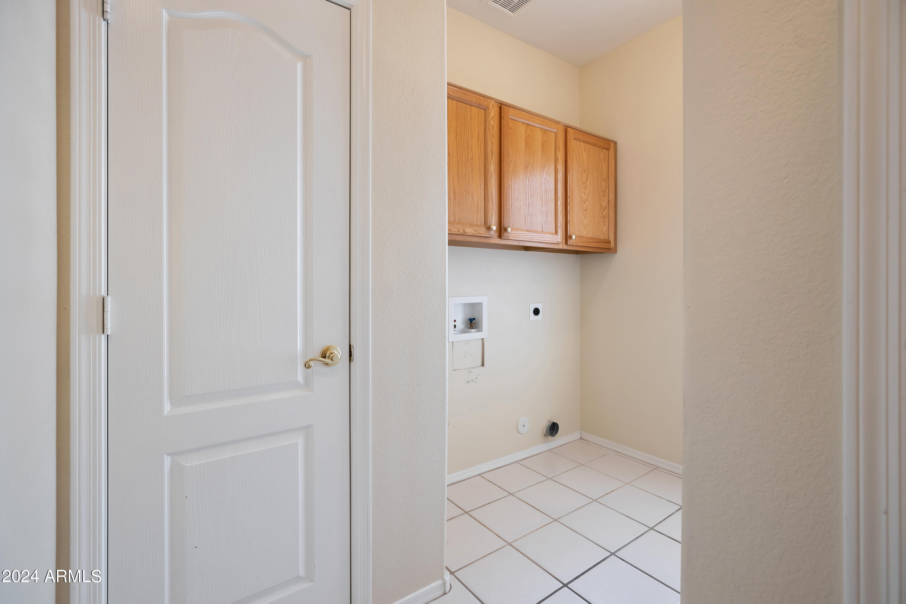 9292 E DREYFUS Place