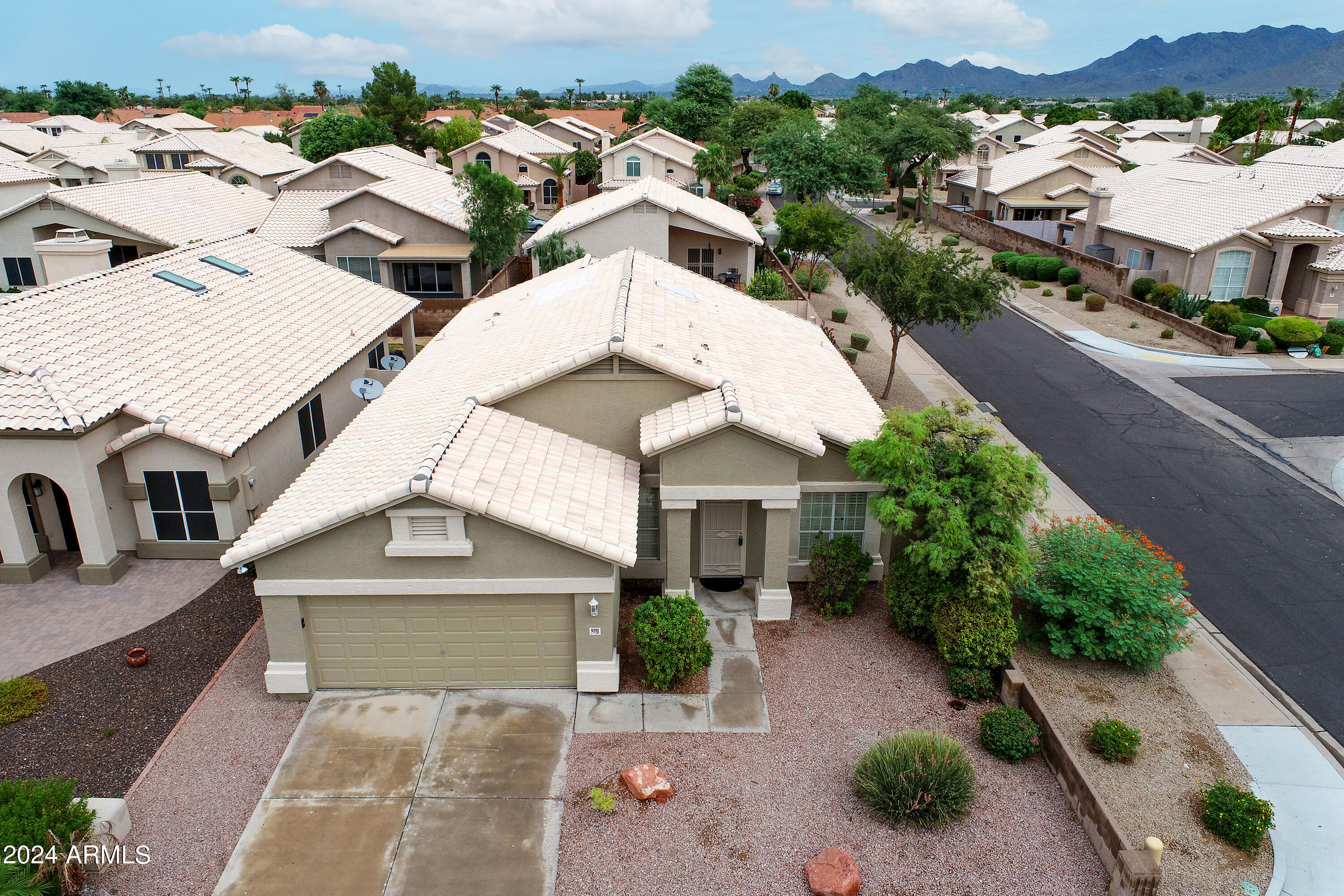 9292 E DREYFUS Place