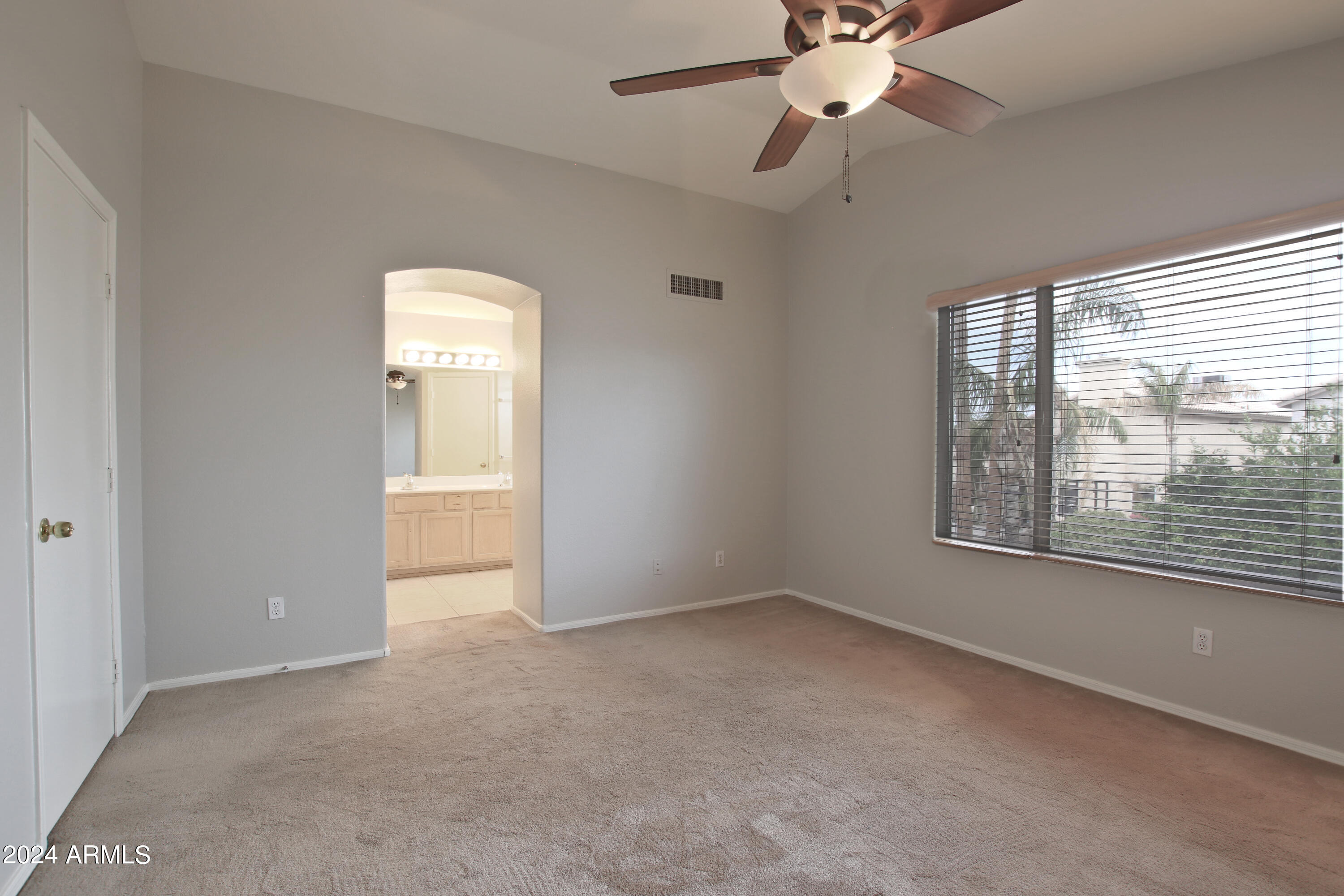 3936 E ROSEMONTE Drive