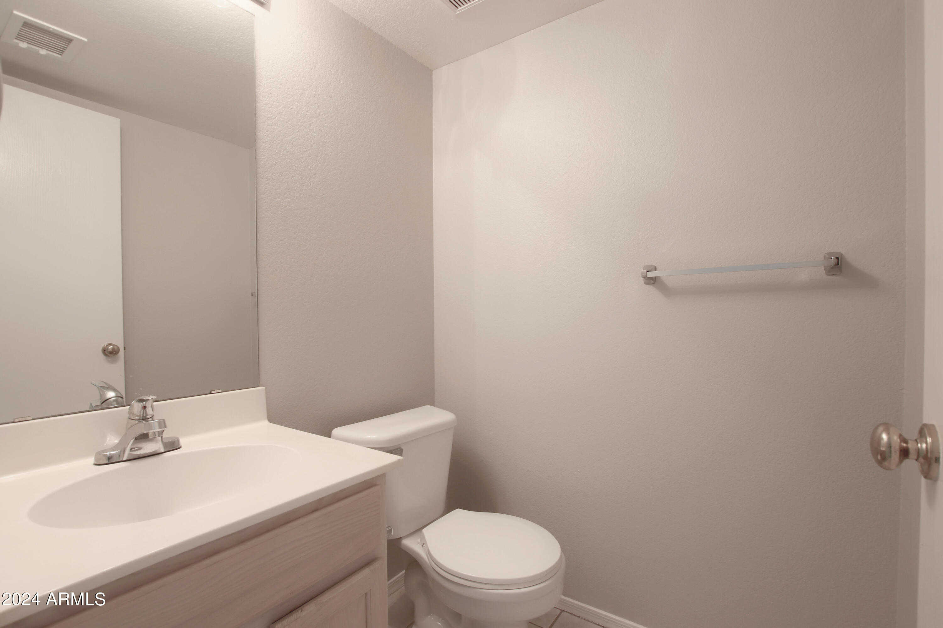 3936 E ROSEMONTE Drive