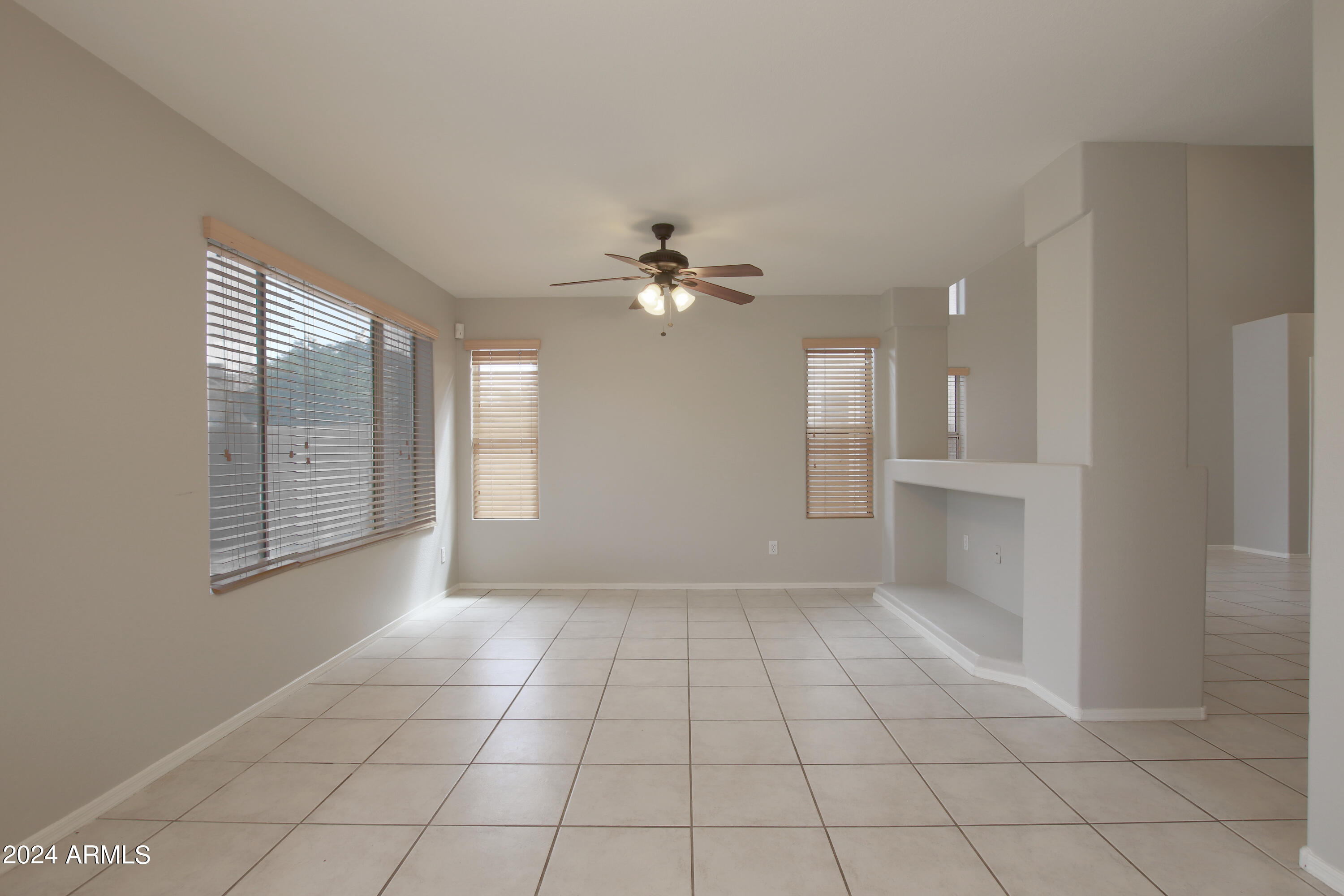 3936 E ROSEMONTE Drive