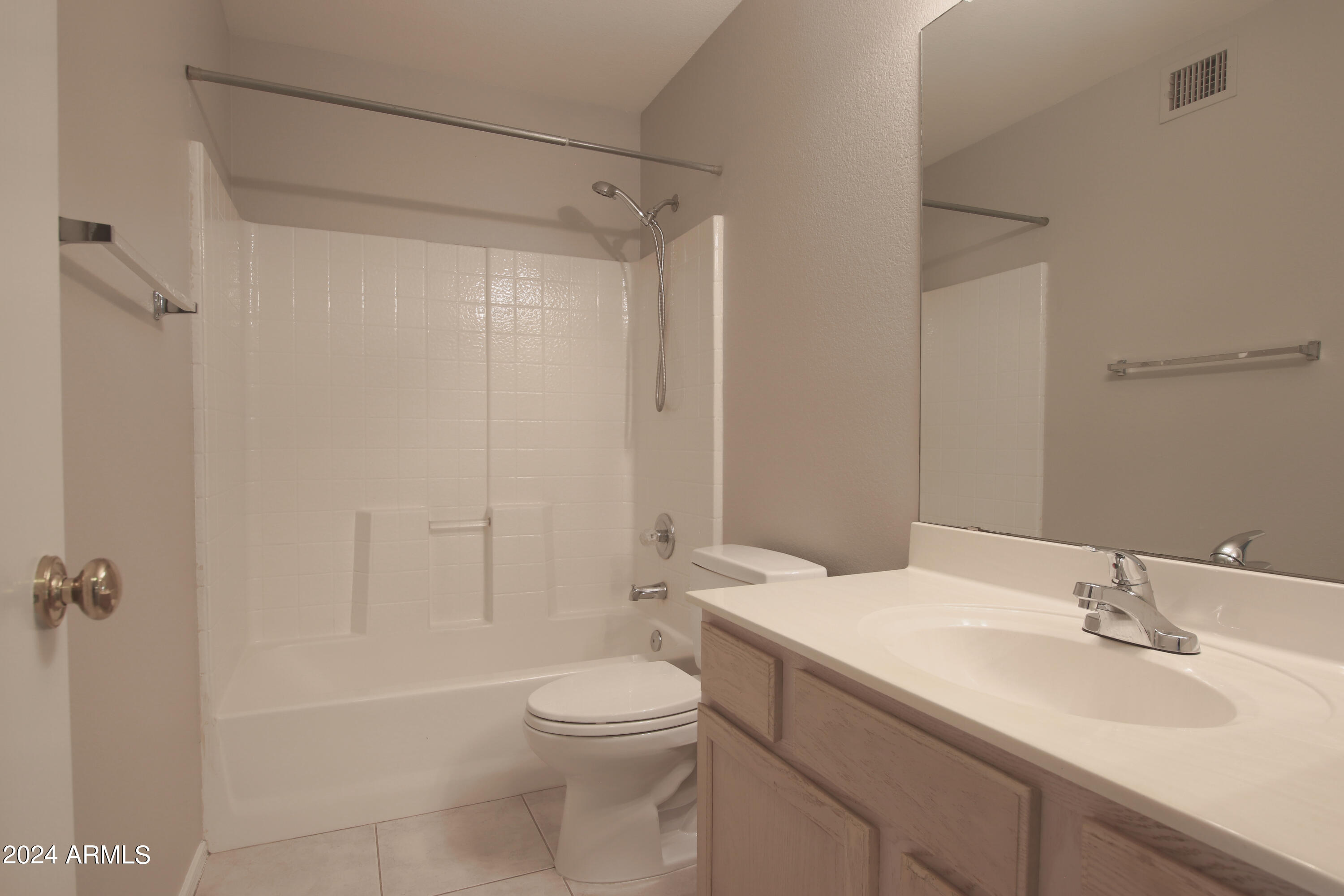 3936 E ROSEMONTE Drive