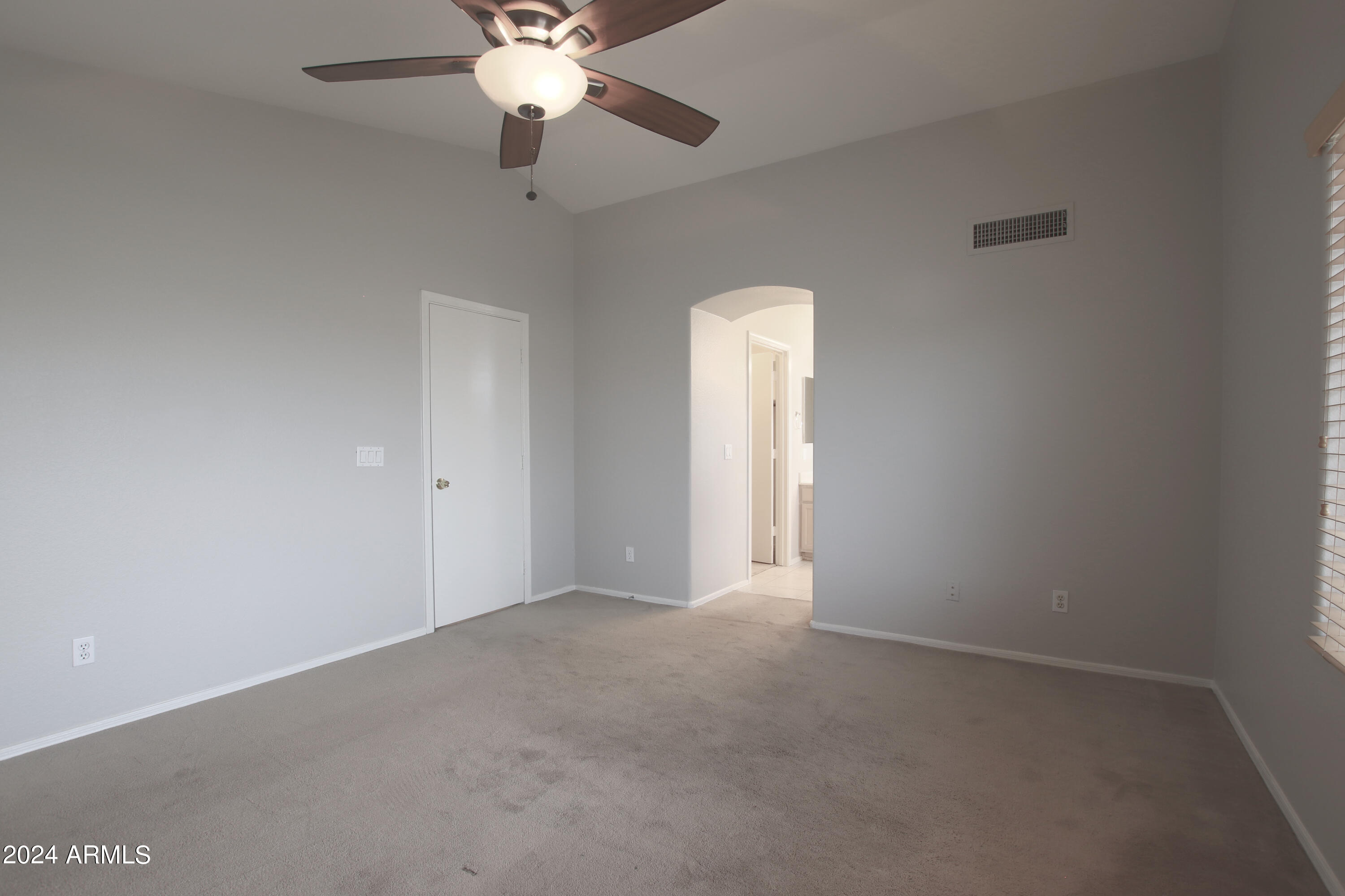 3936 E ROSEMONTE Drive