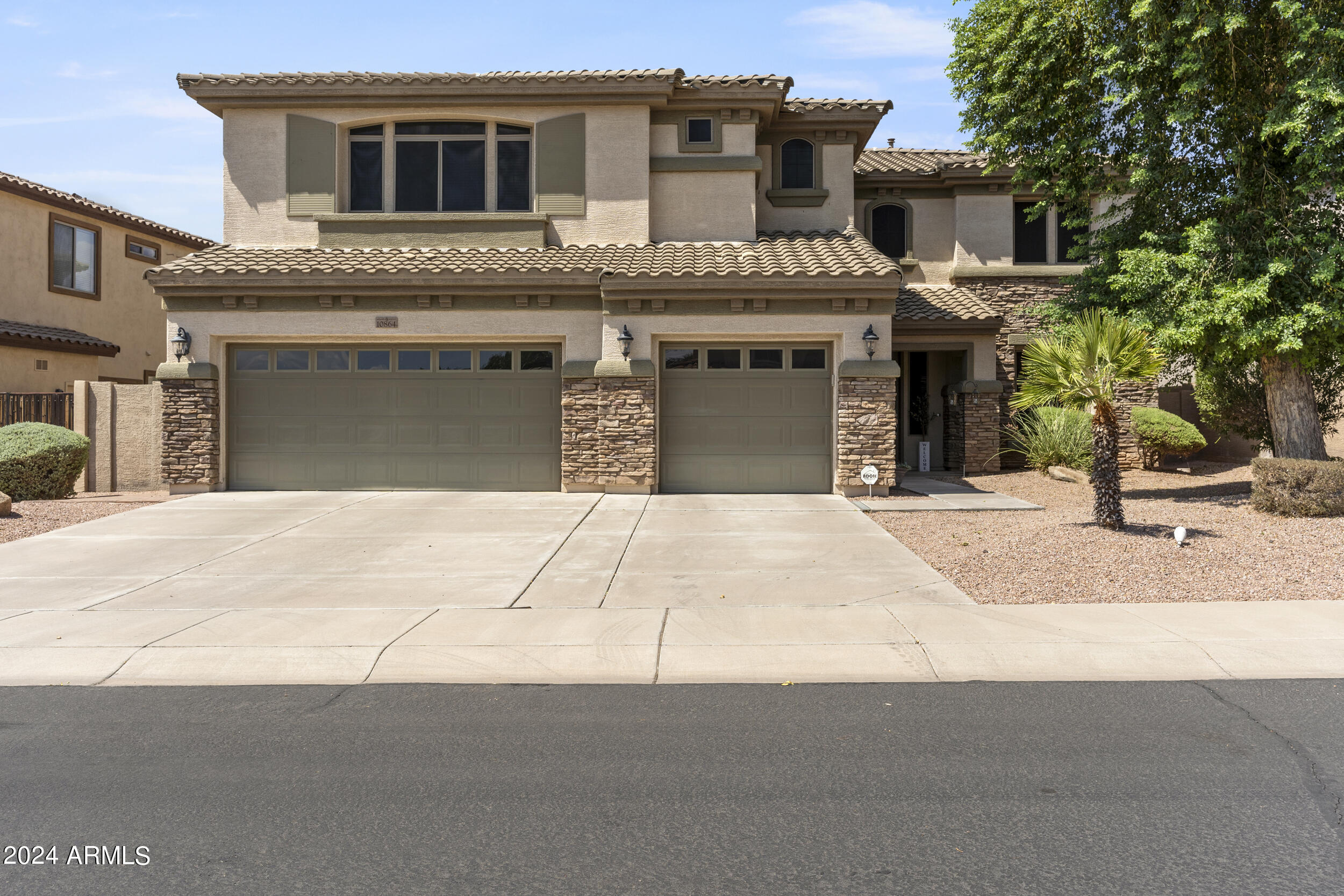 10864 E REGINALD Avenue