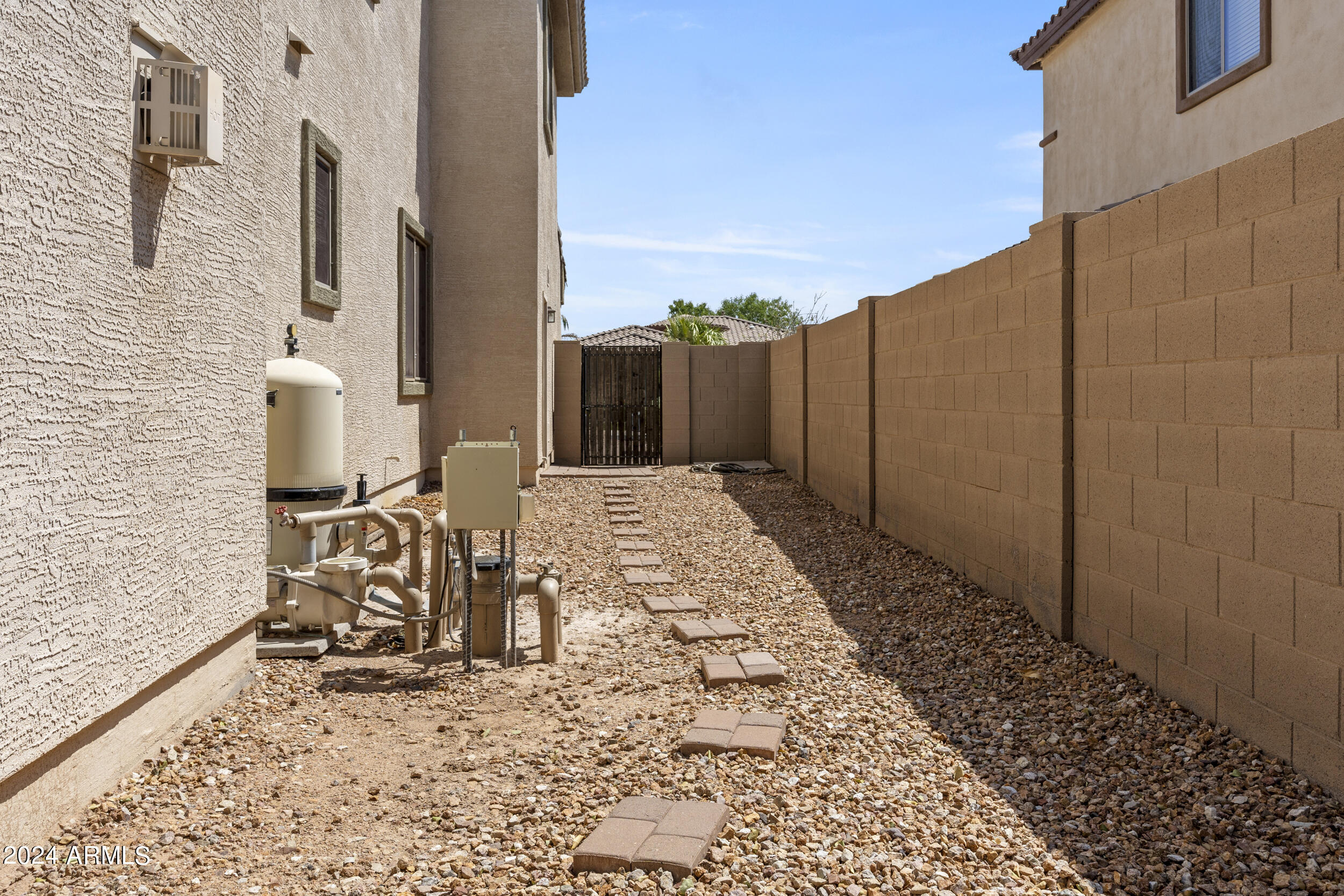 10864 E REGINALD Avenue